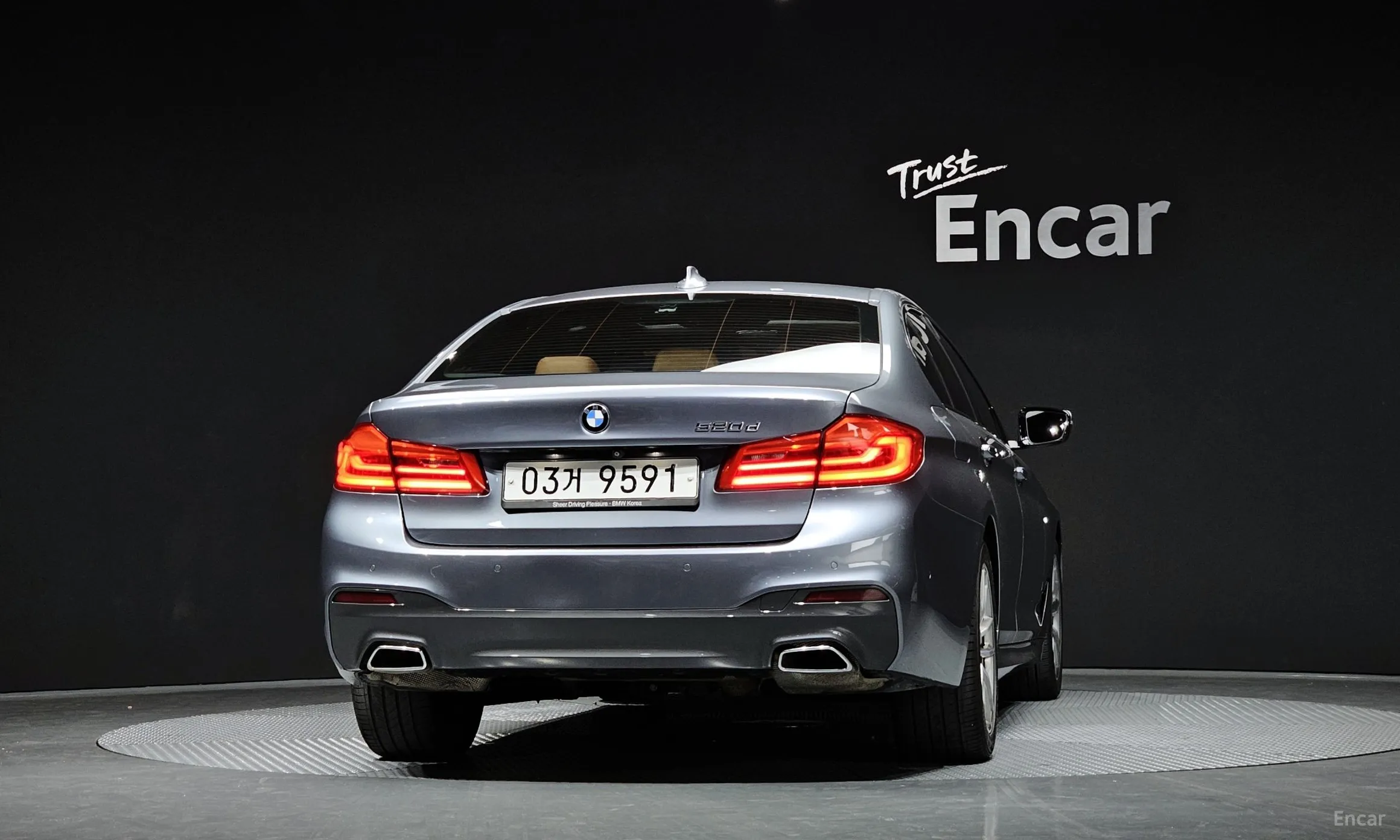 BMW 5 Series (G30) превью 3