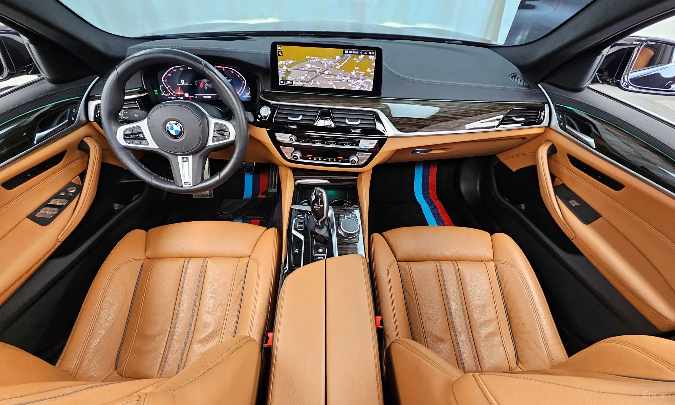 BMW 5 Series (G30) превью 4