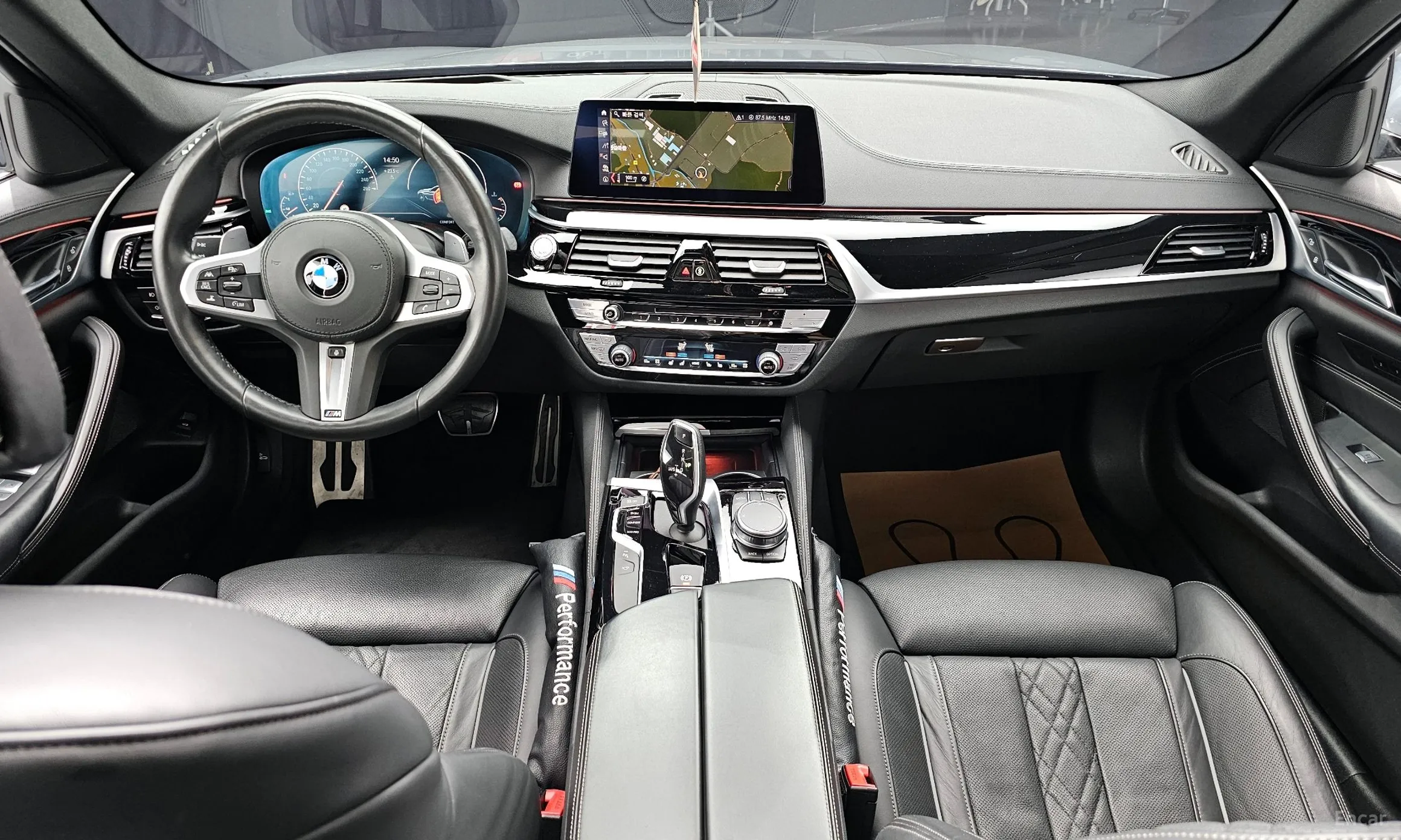 BMW 5 Series (G30) превью 4