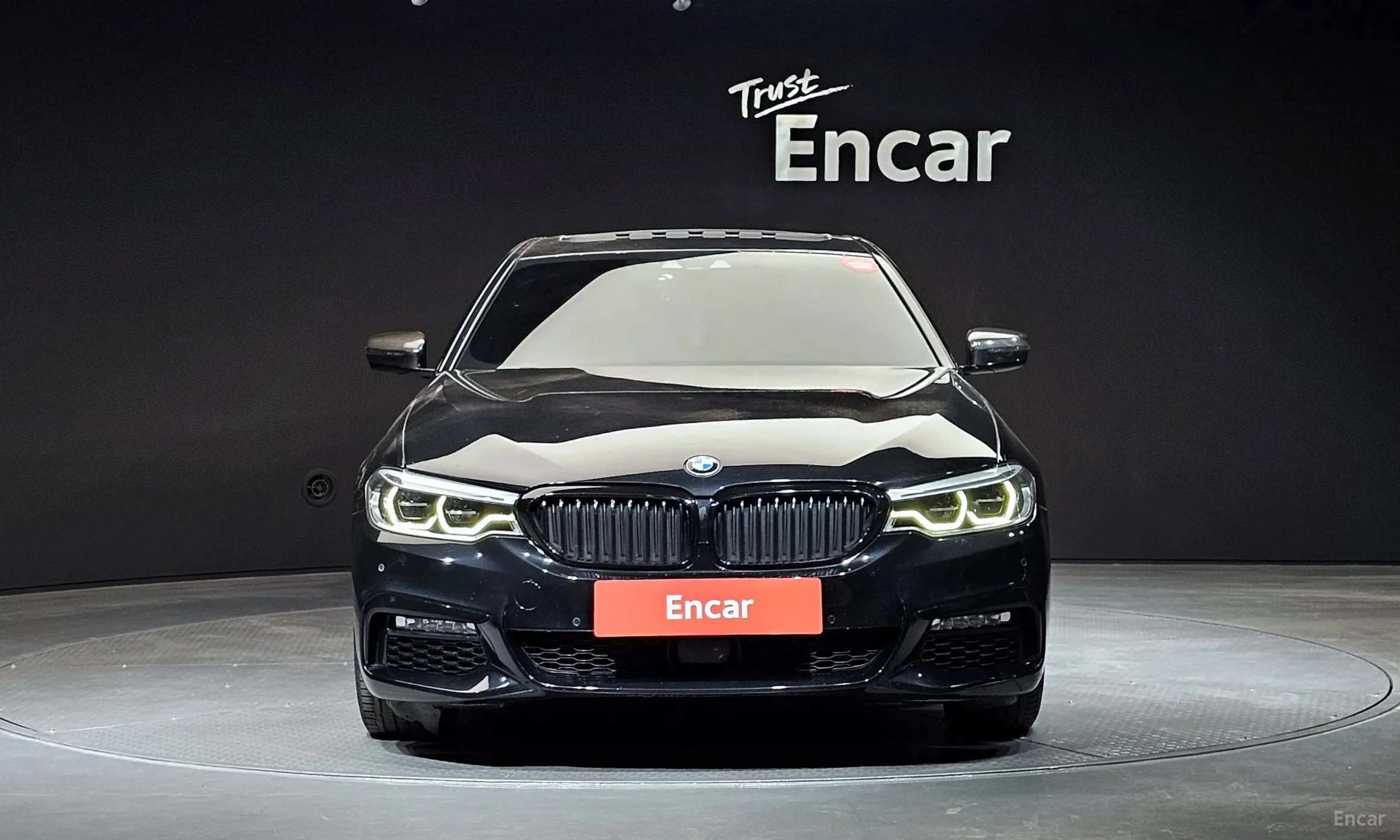 BMW 5 Series (G30) превью 2
