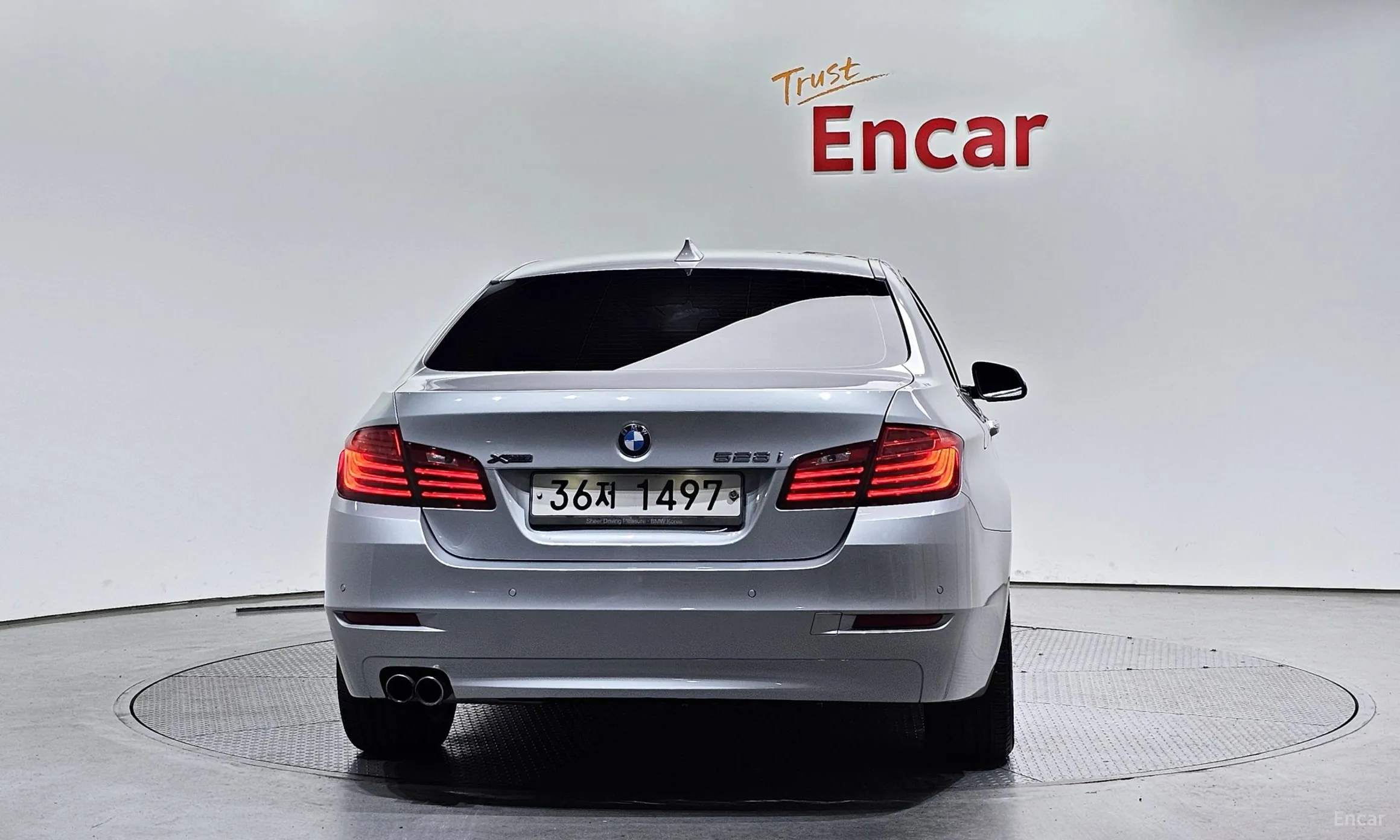 BMW 5 Series (F10) превью 3