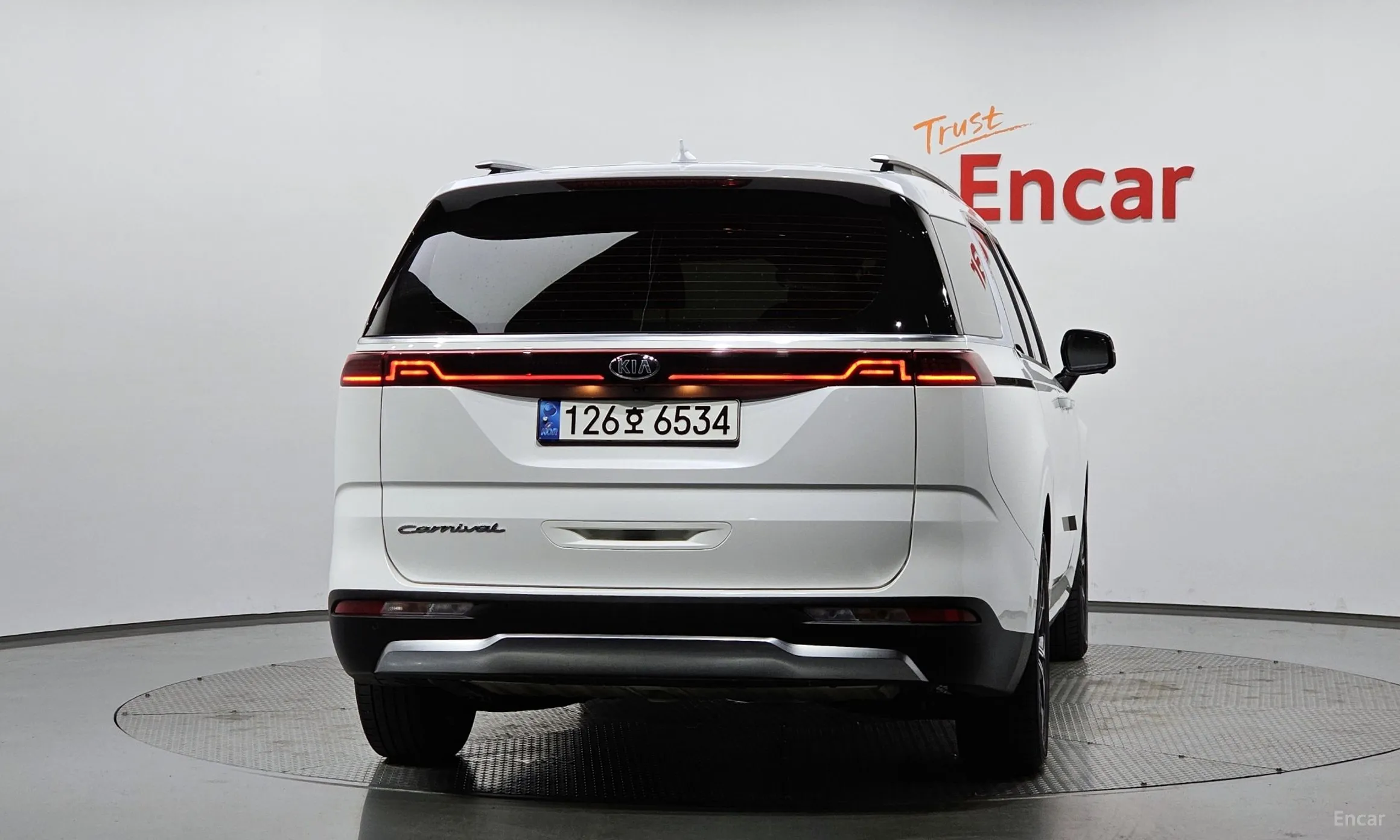 Kia Carnival Gen 4 превью 3