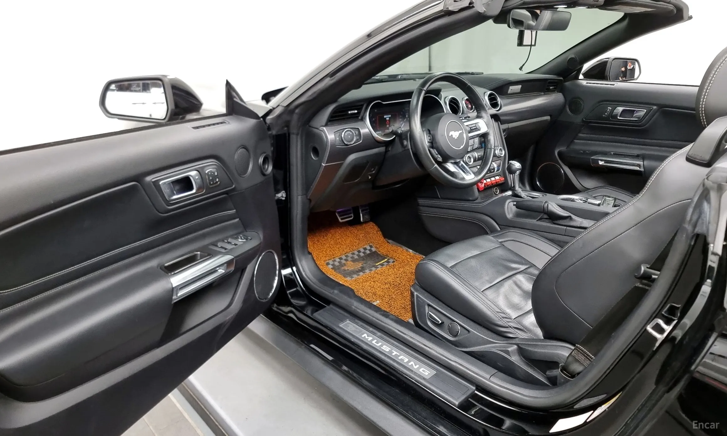 Ford Mustang превью 10