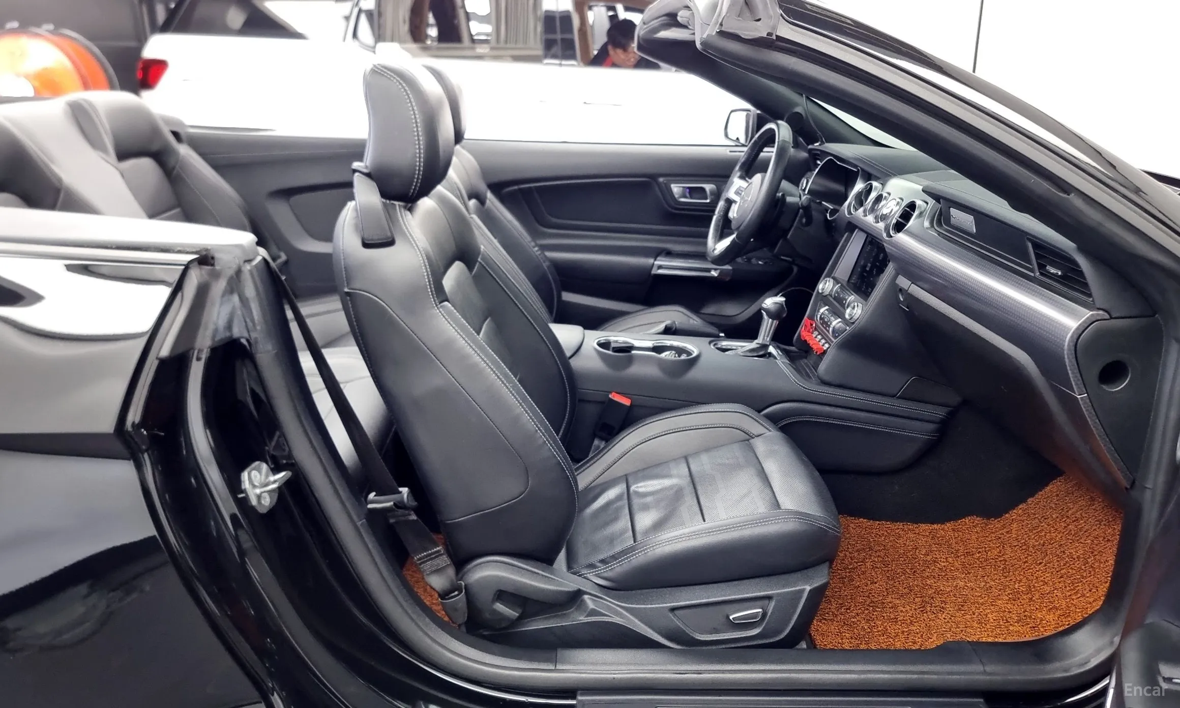 Ford Mustang превью 11