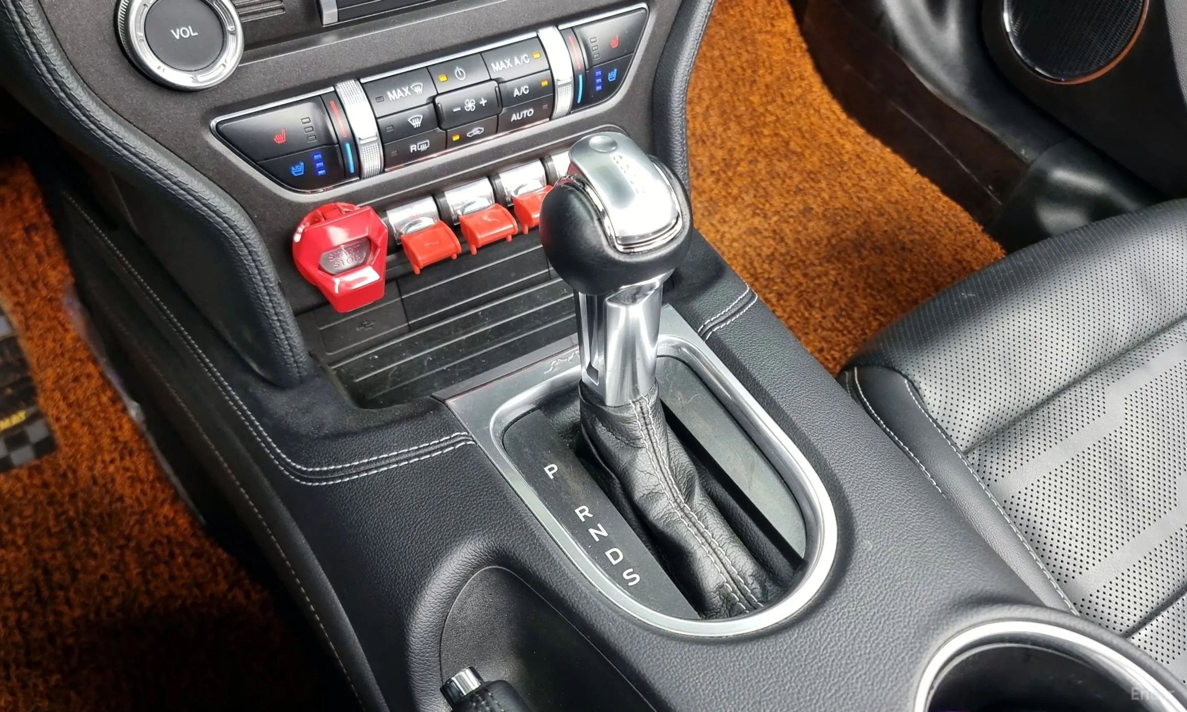 Ford Mustang превью 9