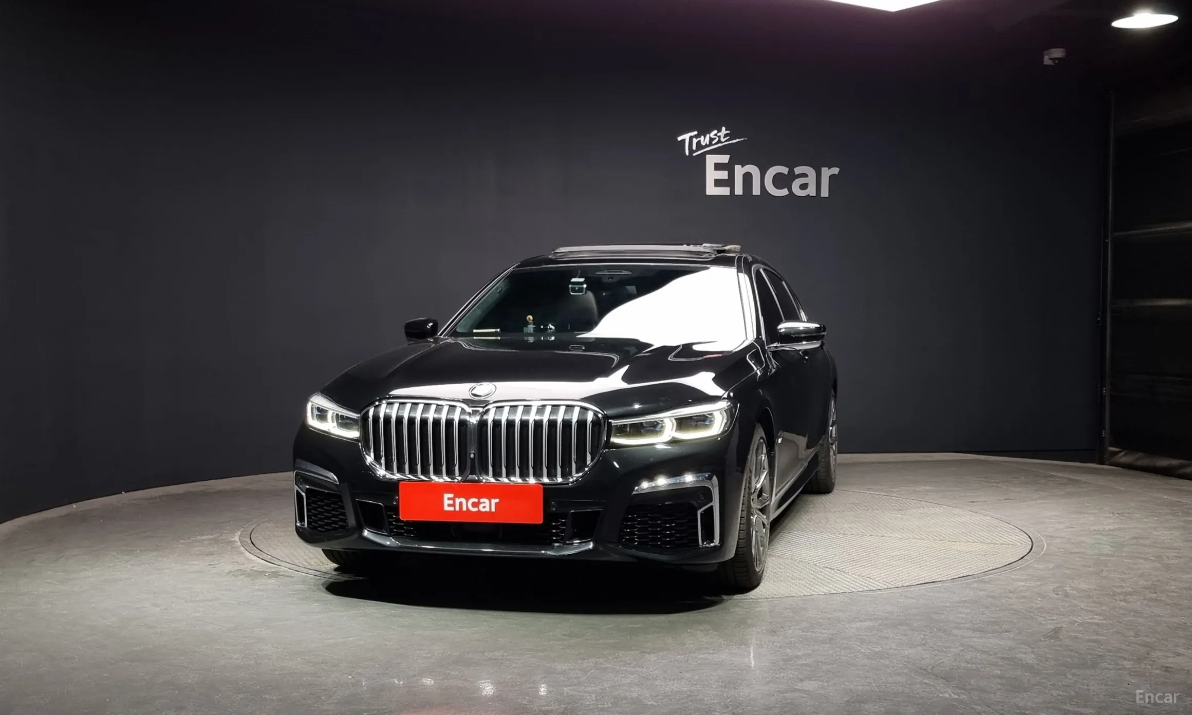 BMW 7 Series (G11) превью 2