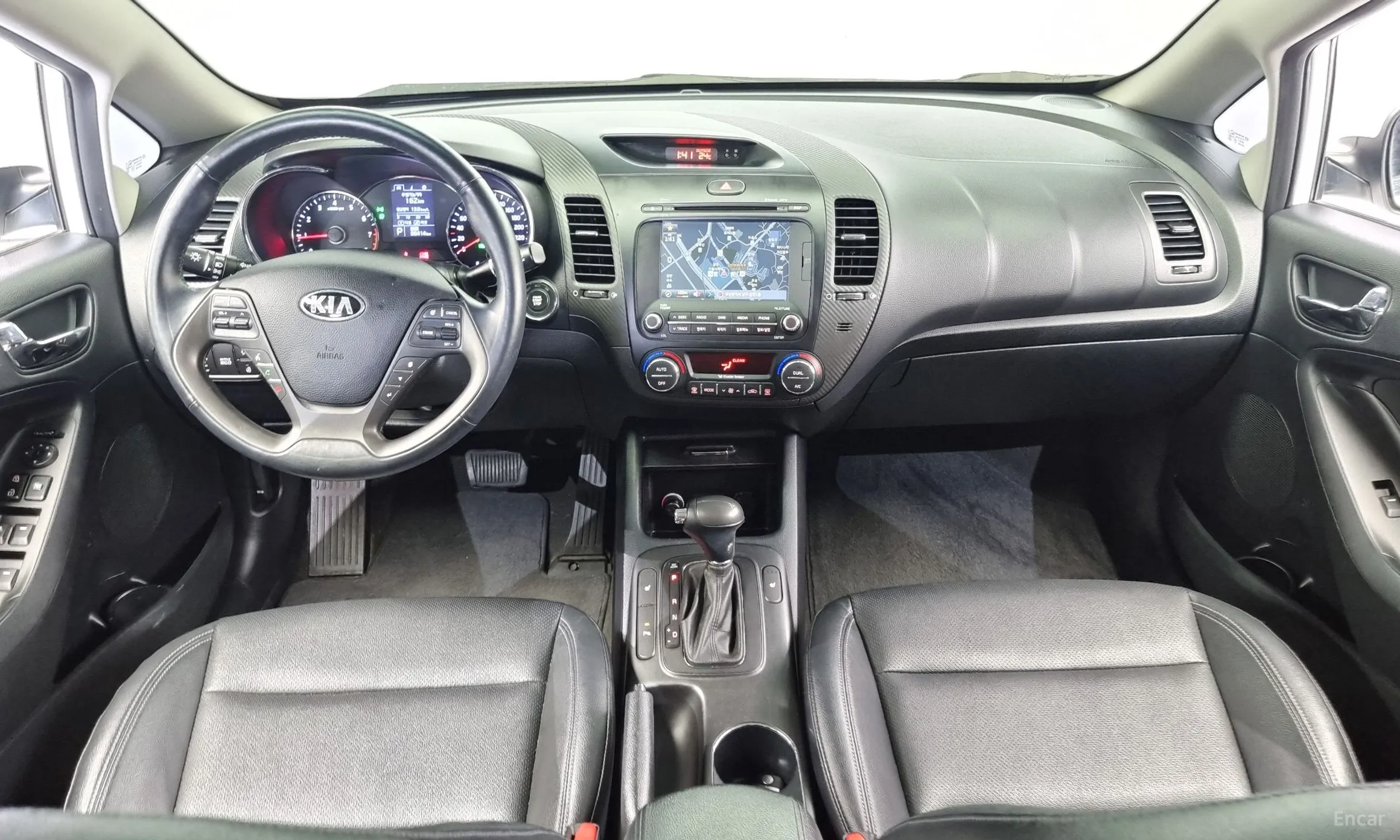 Kia K3 превью 4