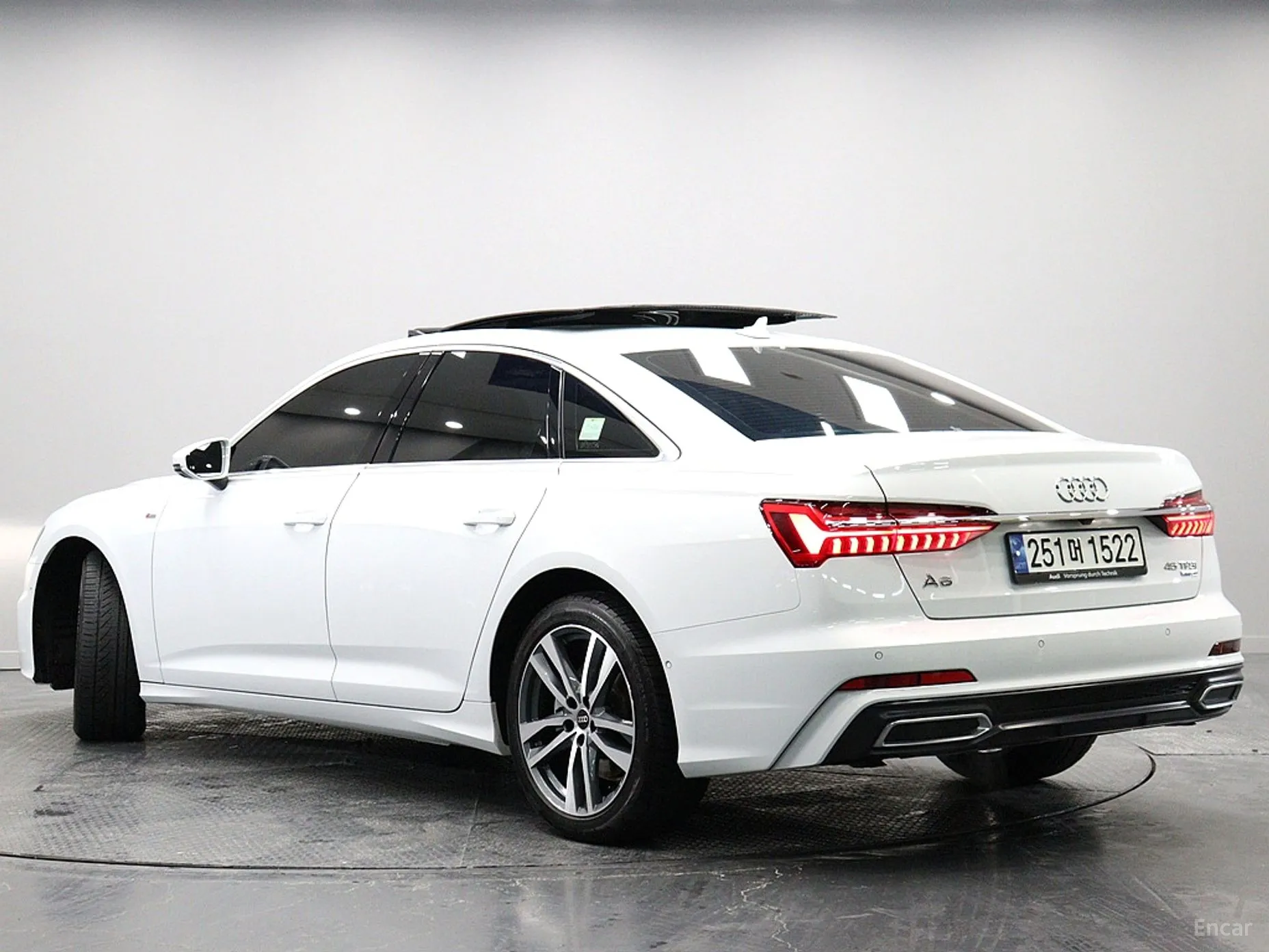 Audi A6 (C8) превью 2