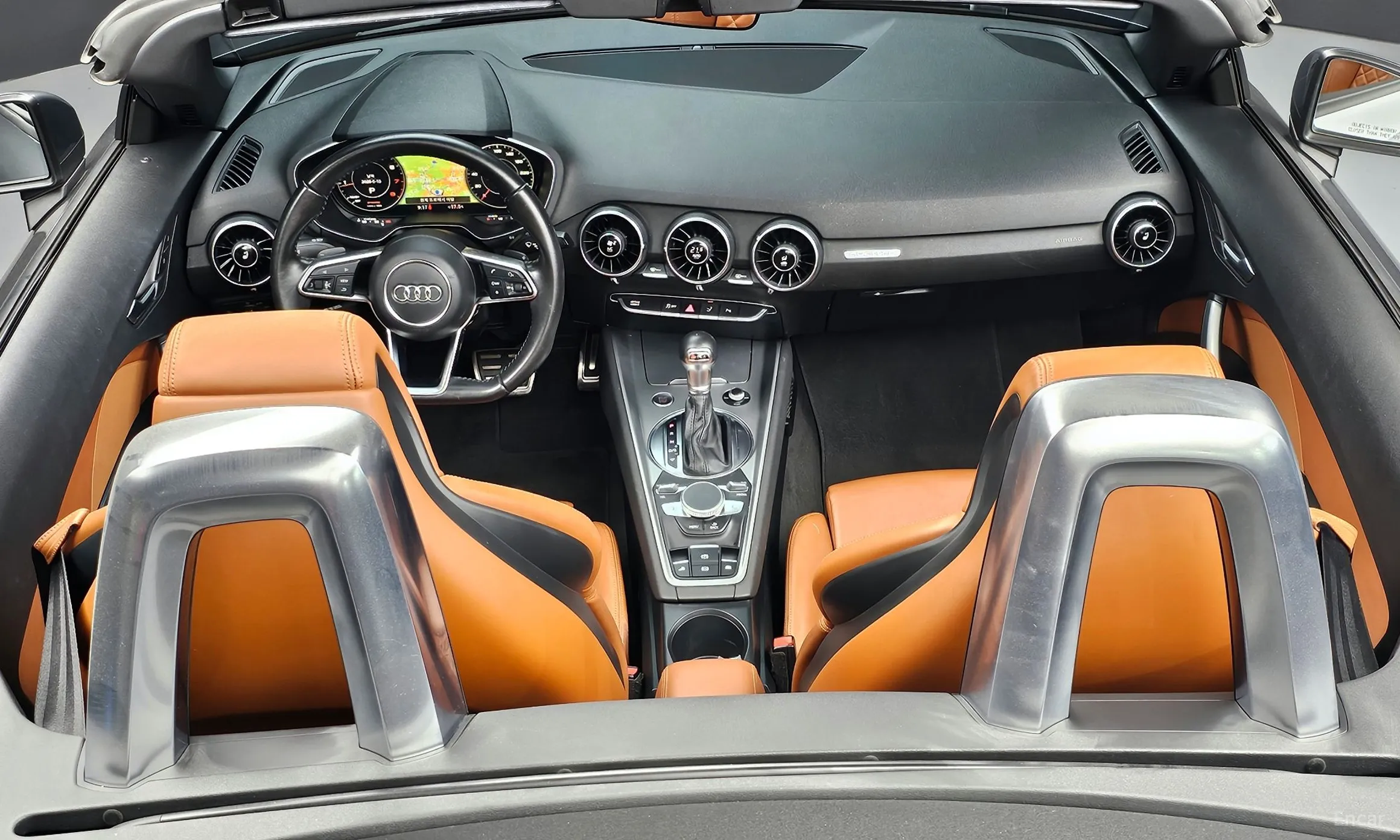Audi TT (8S) превью 4