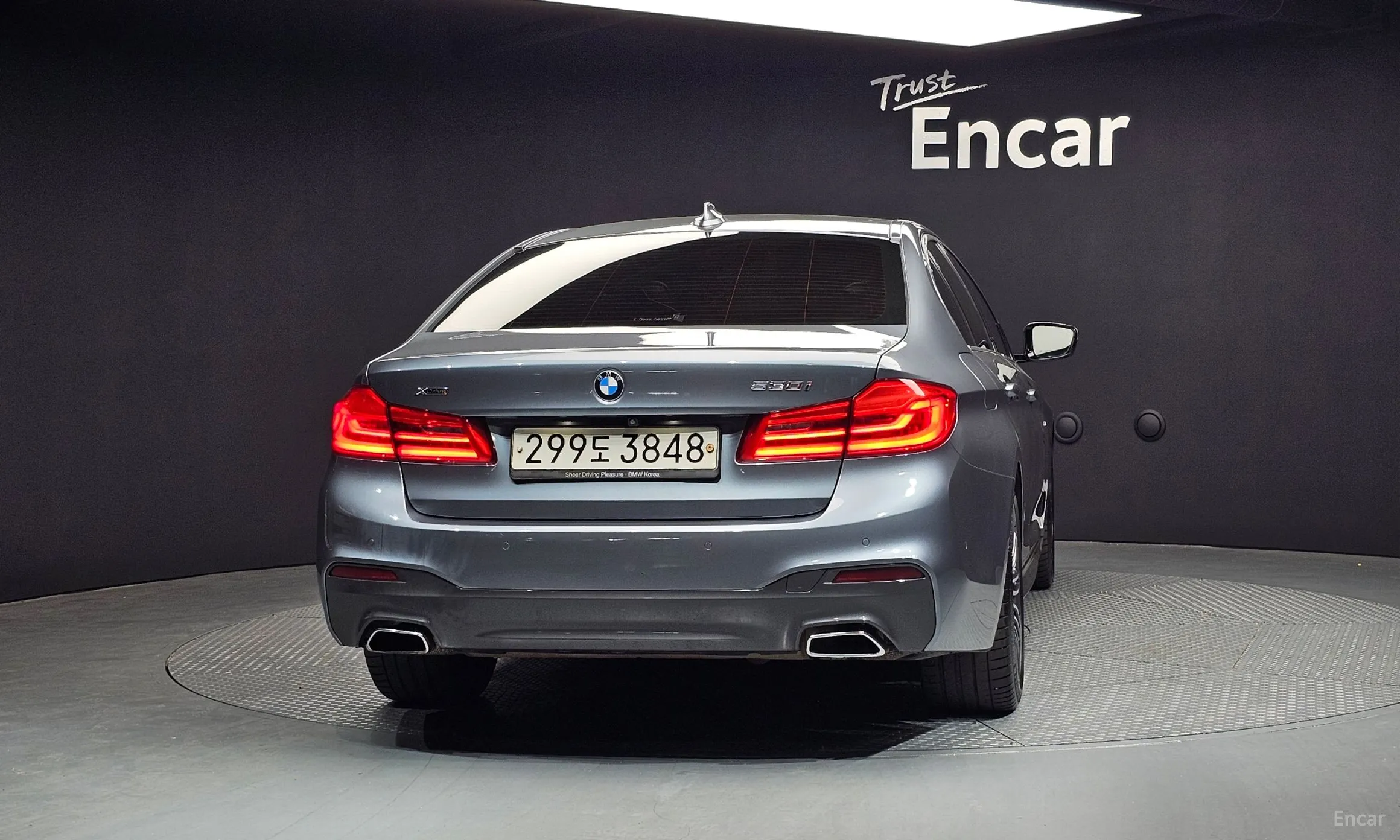 BMW 5 Series (G30) превью 3