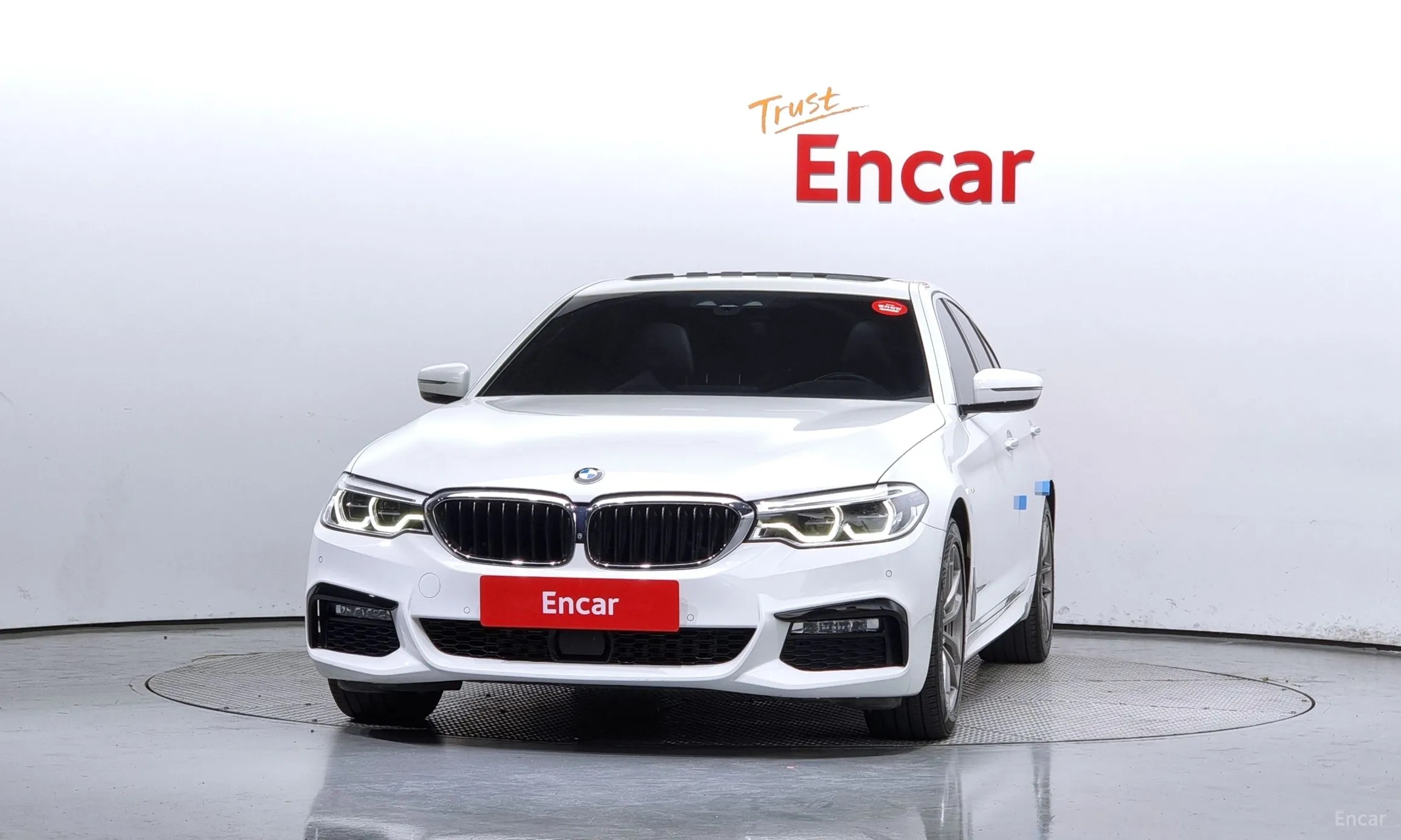 BMW 5 Series (G30) превью 2