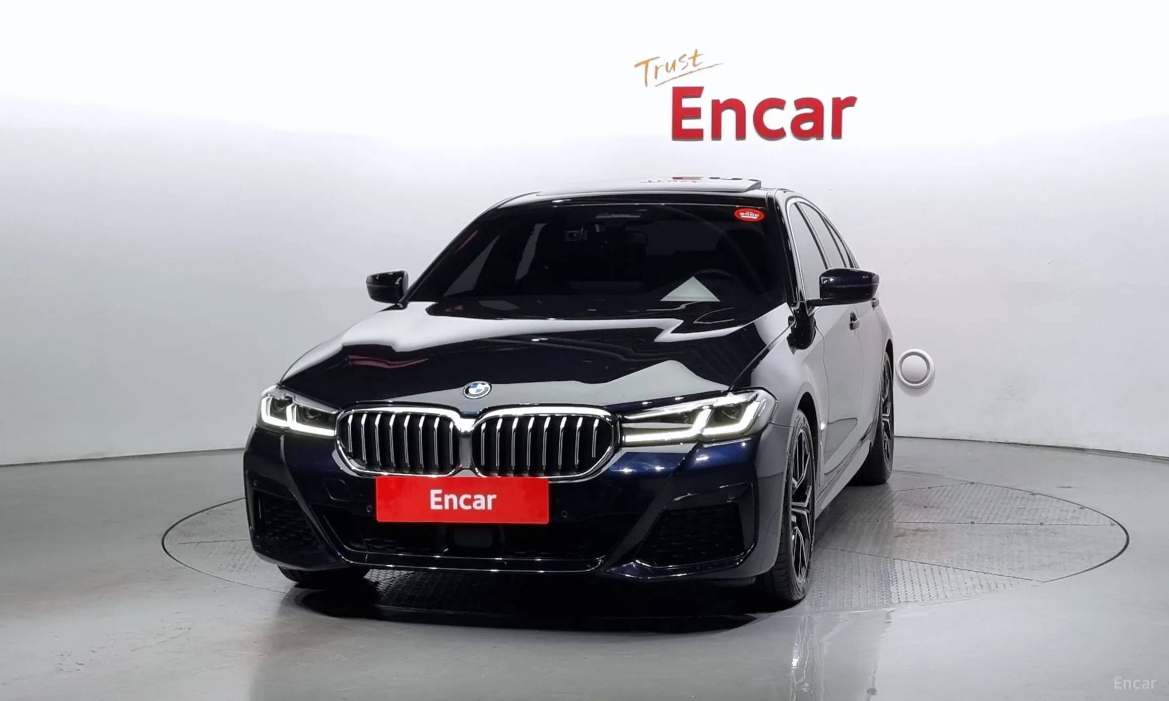 BMW 5 Series (G30) превью 2