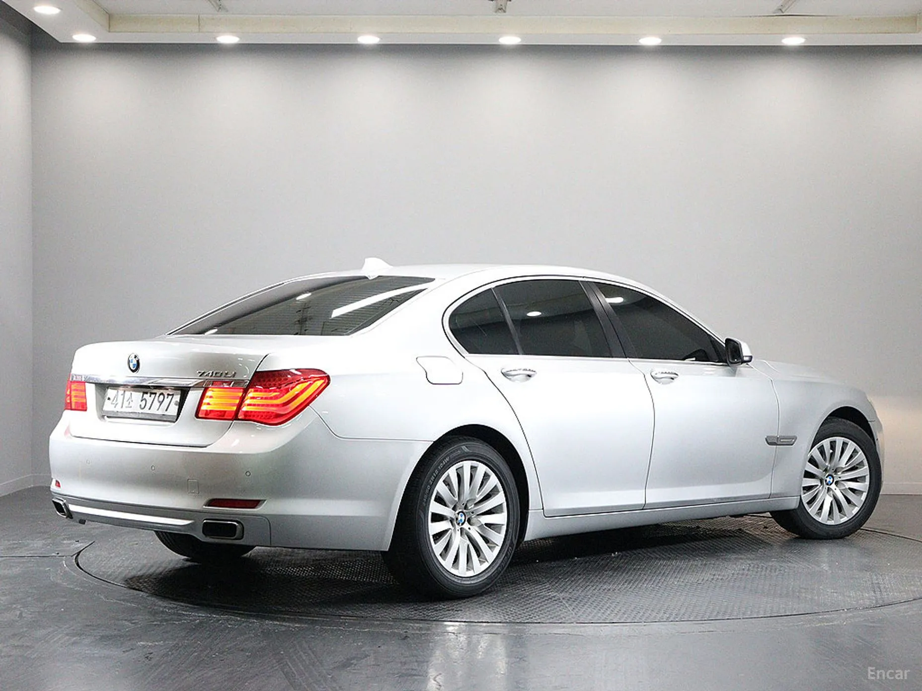 BMW 7 Series (F01)