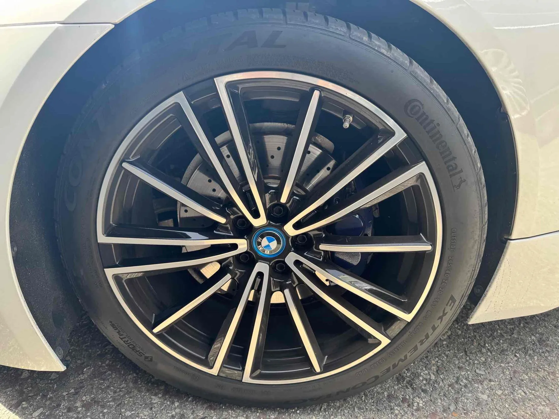BMW i8 превью 4