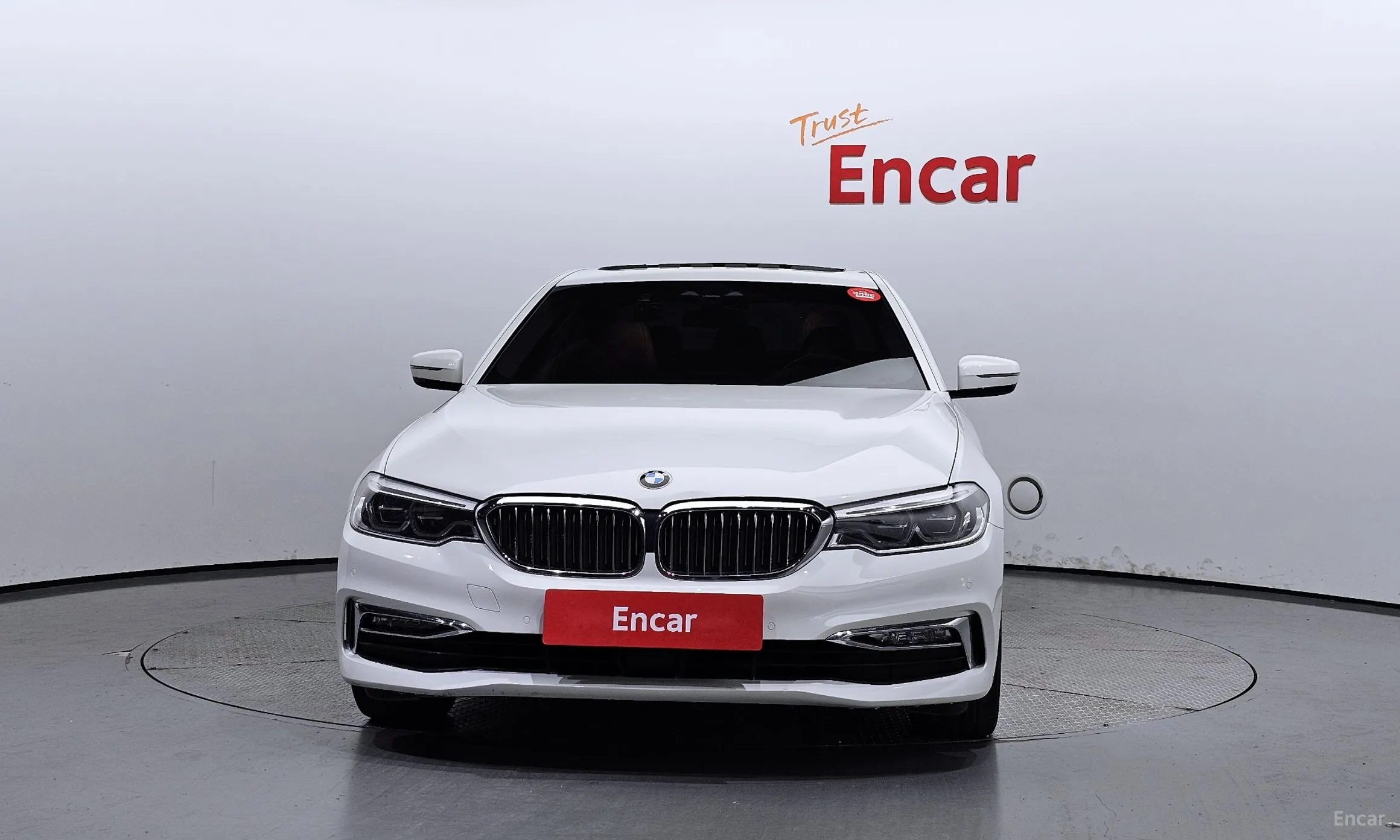 BMW 5 Series (G30) превью 2