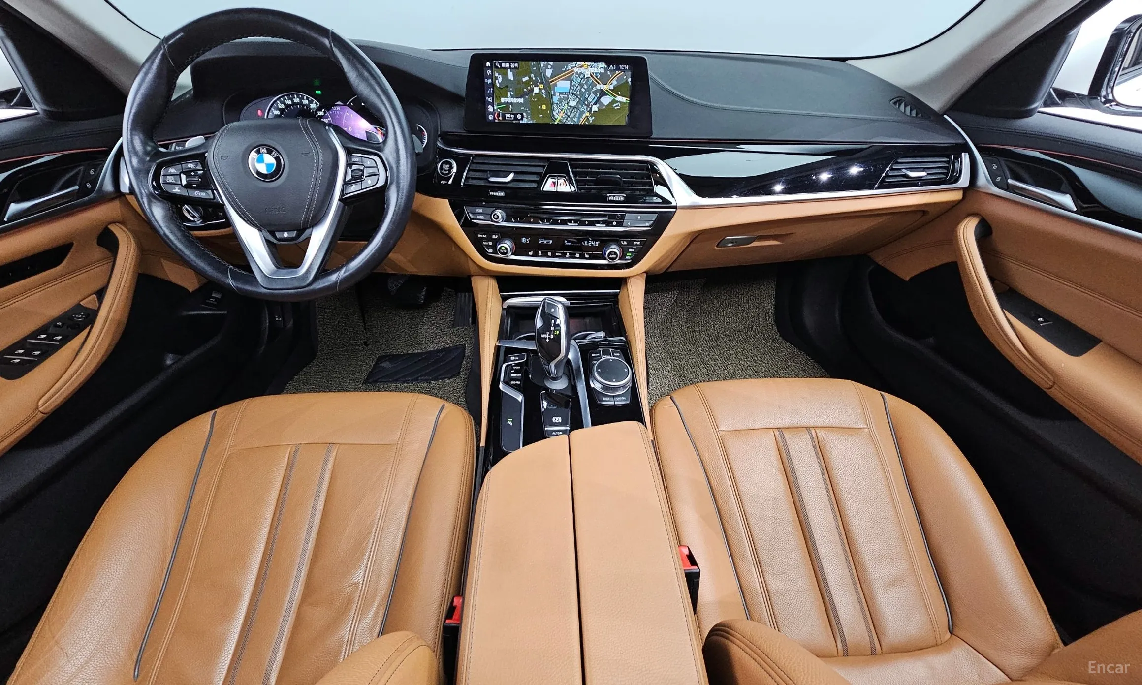 BMW 5 Series (G30) превью 4