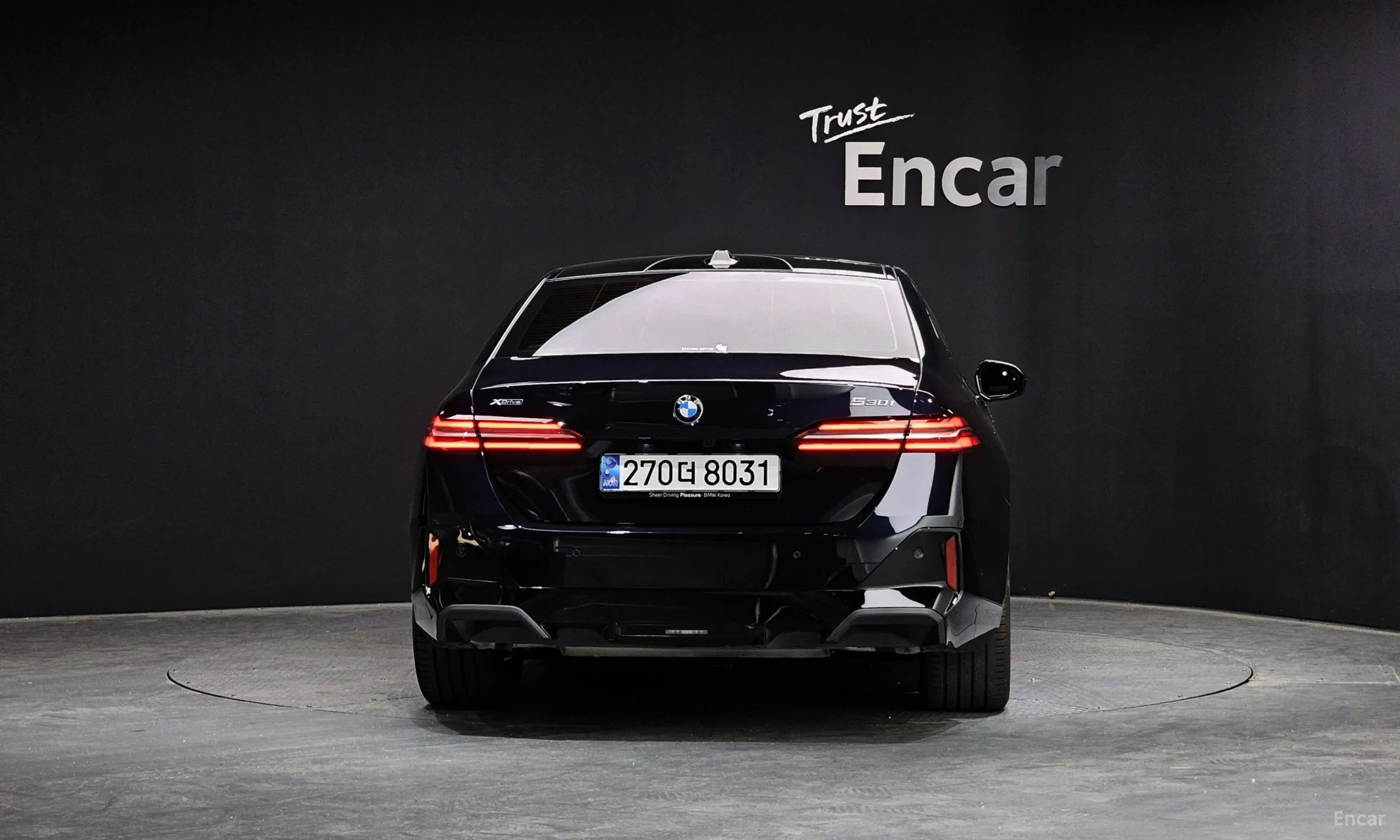BMW 5 Series (G60) превью 3