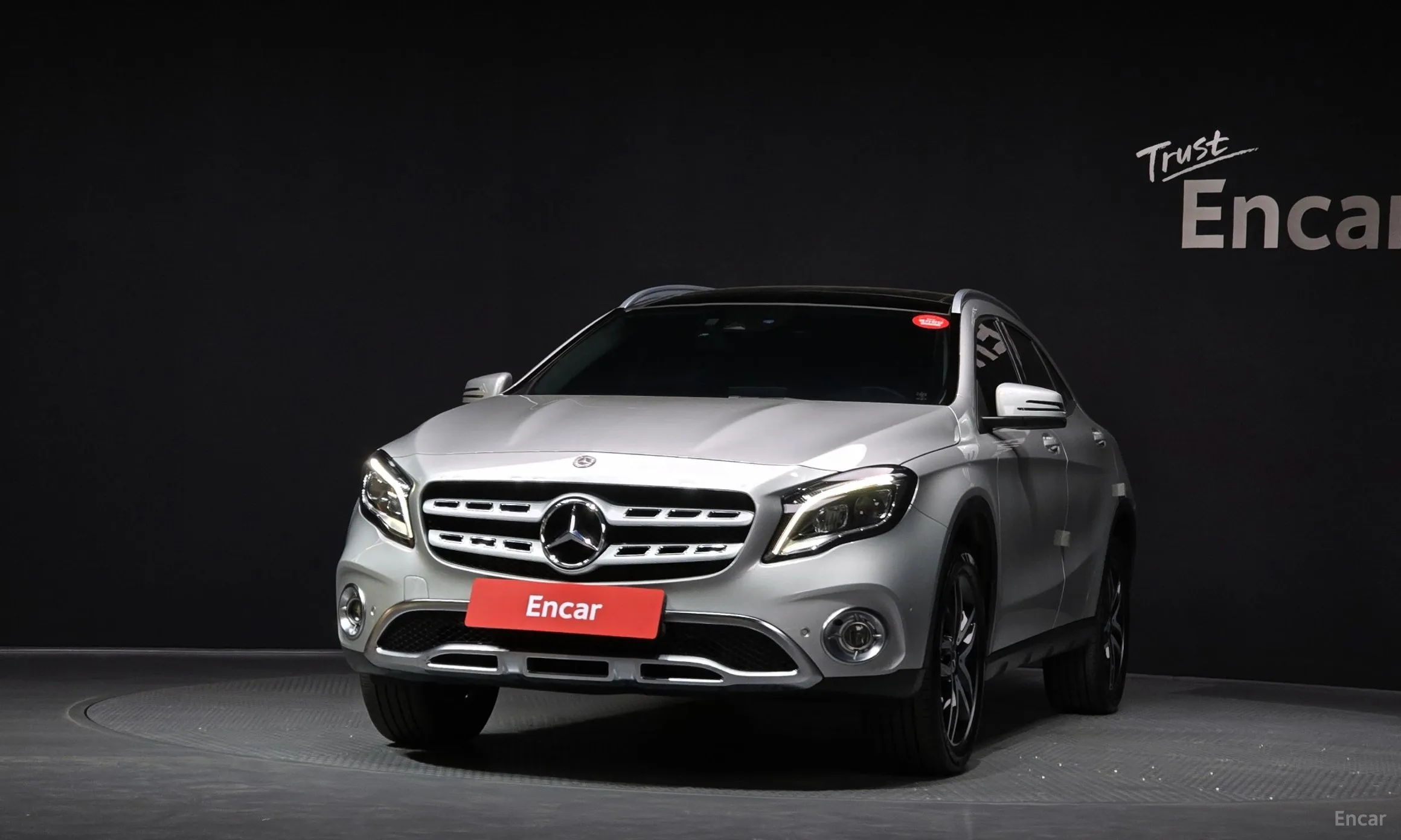 Mercedes Benz GLA-Class X156