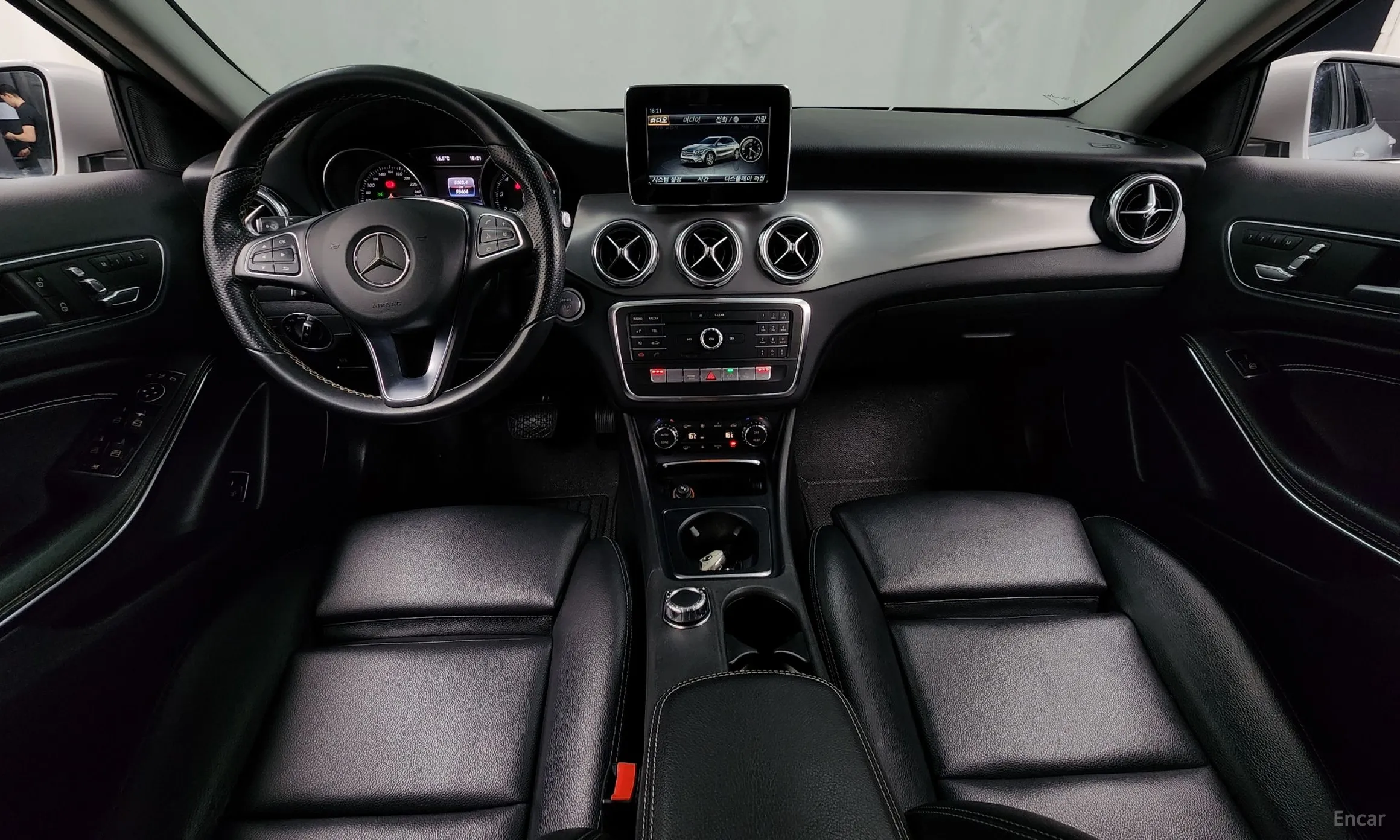 Mercedes Benz GLA-Class X156 превью 4