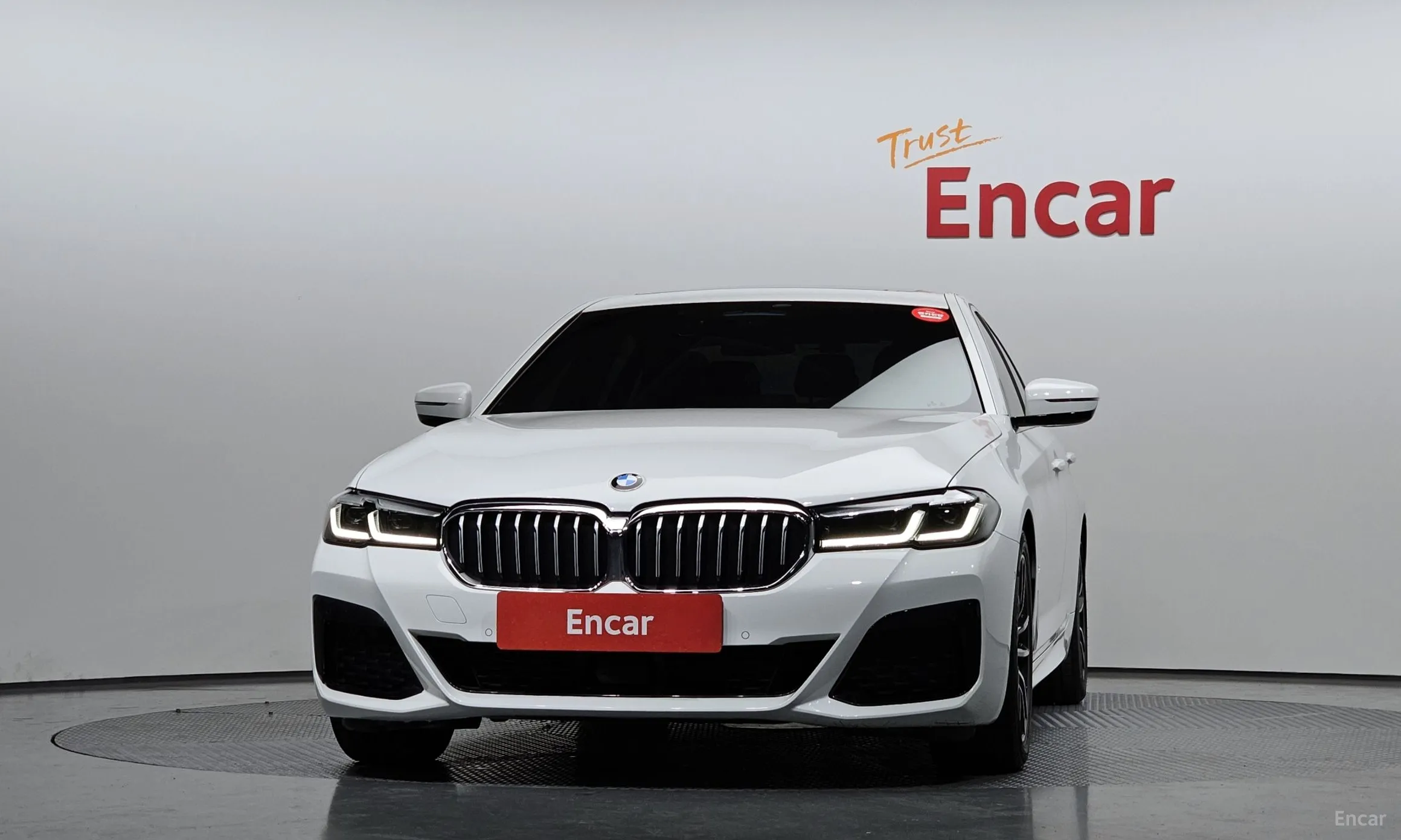 BMW 5 Series (G30) превью 2