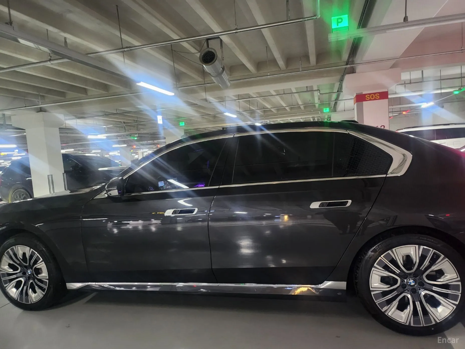 BMW 7 Series (G70) превью 4
