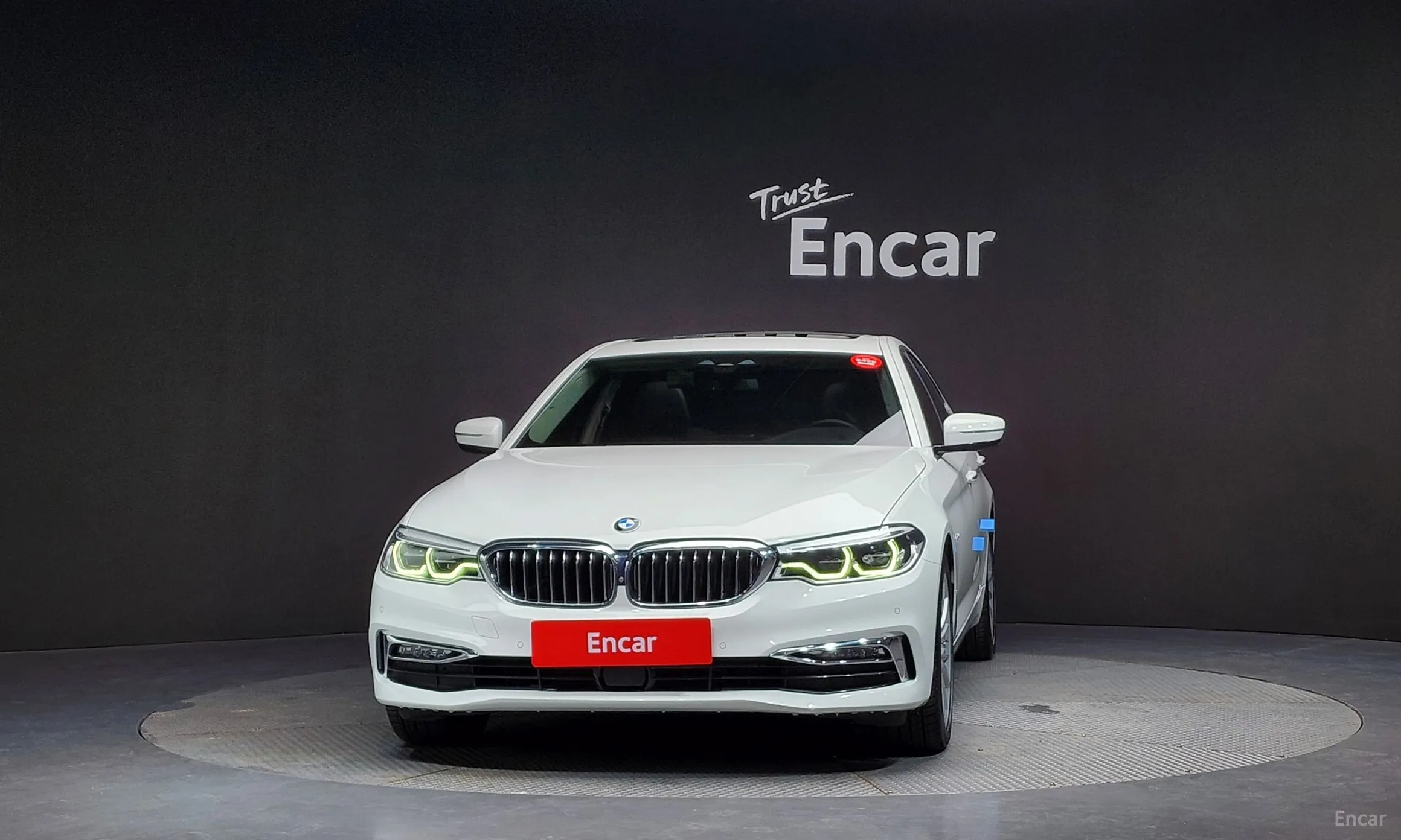 BMW 5 Series (G30) превью 2
