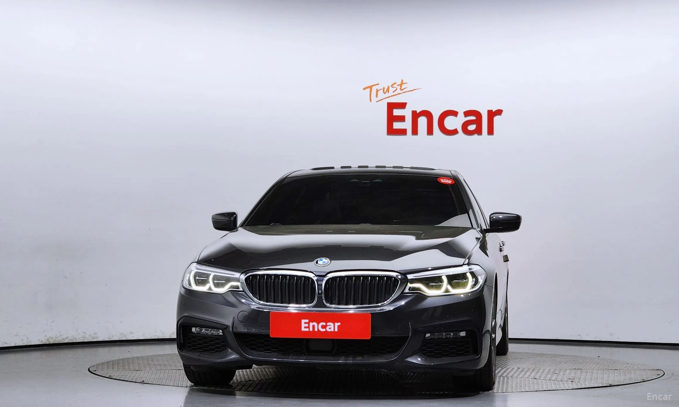 BMW 5 Series (G30) превью 2