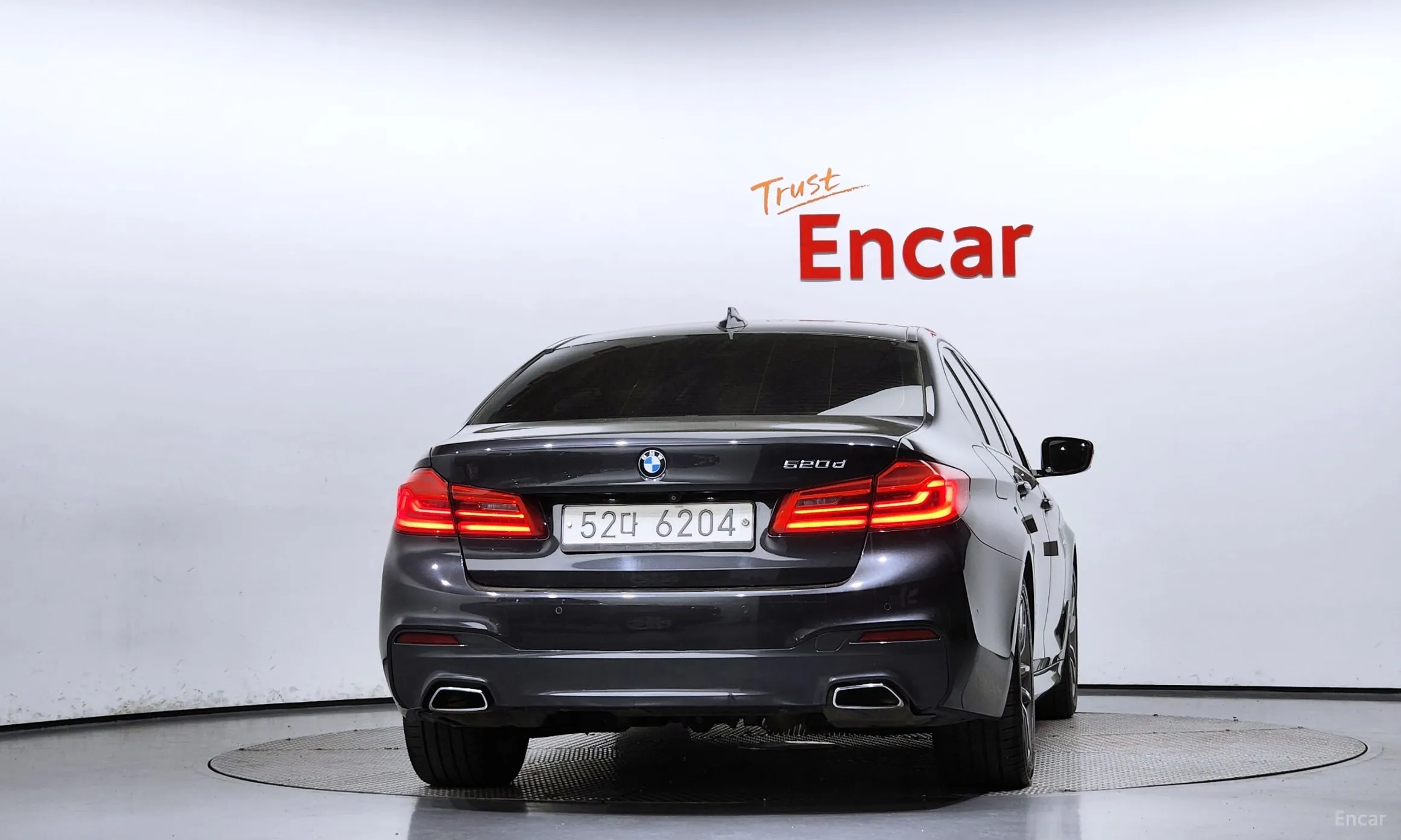 BMW 5 Series (G30) превью 3