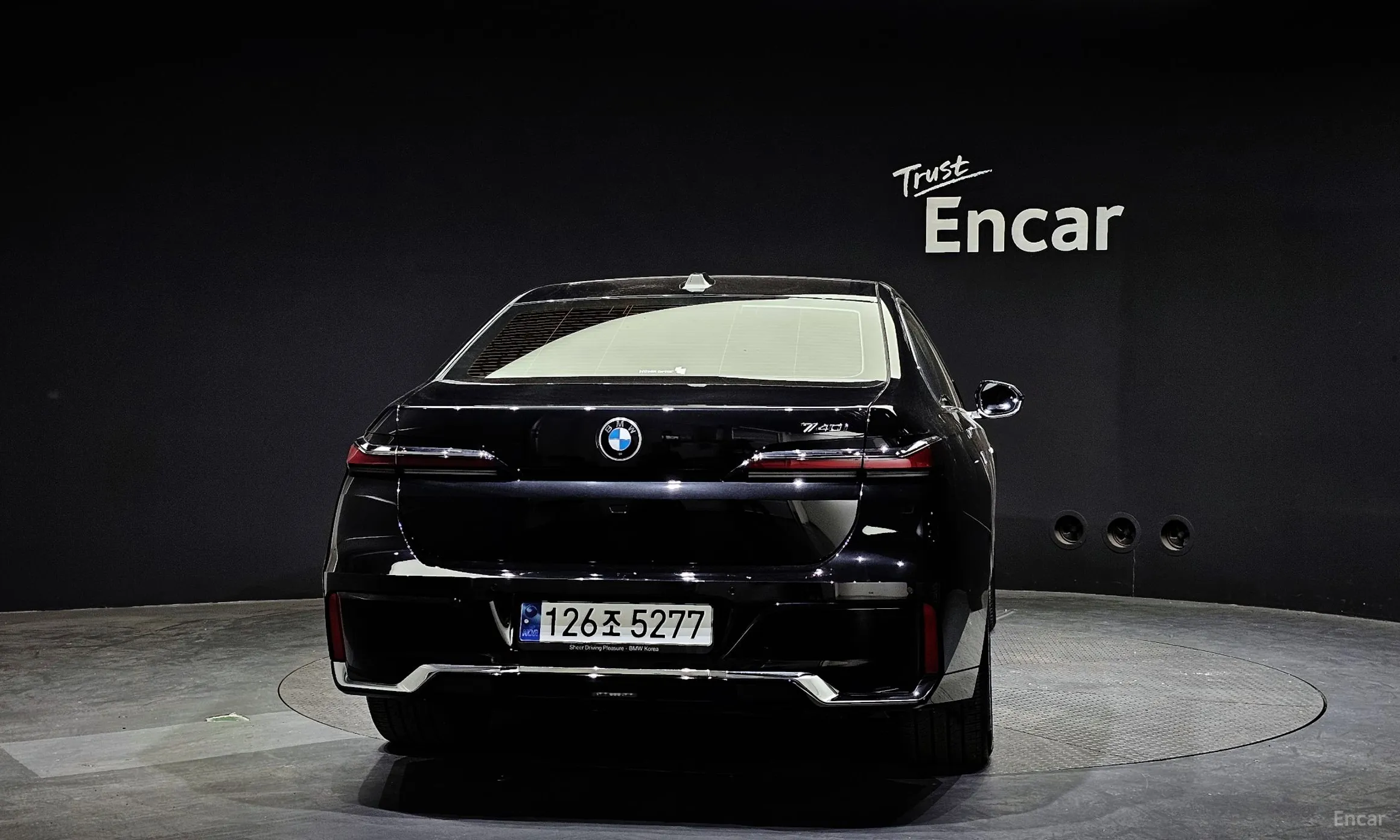 BMW 7 Series (G70) превью 3