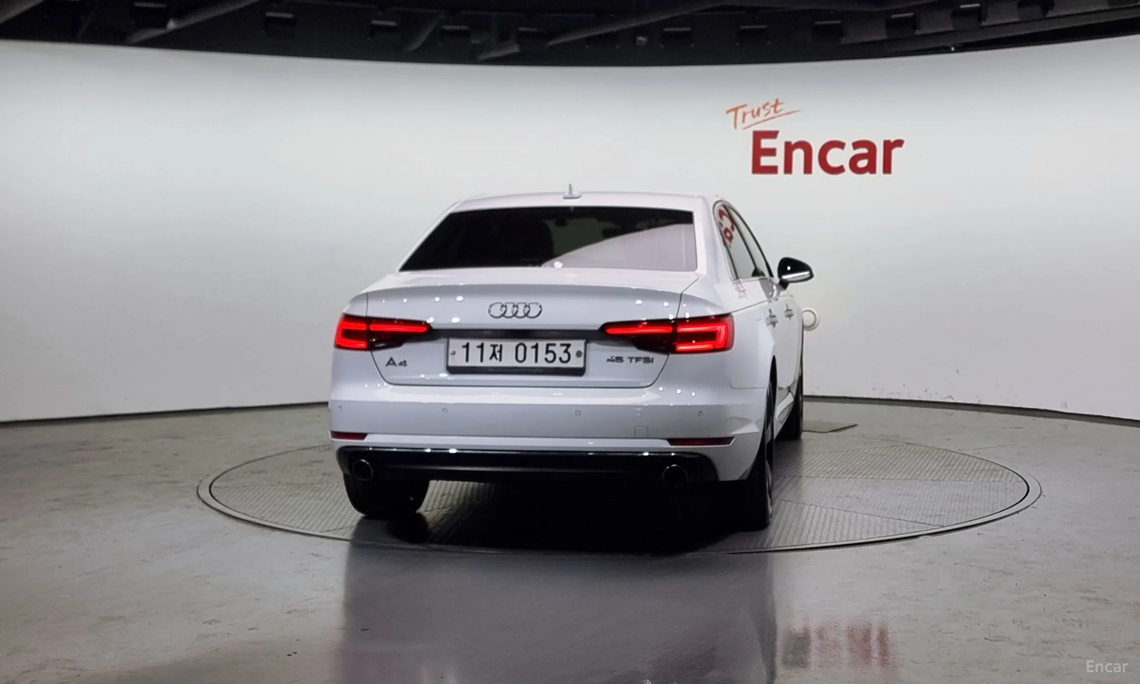 Audi A4 (B9) превью 3