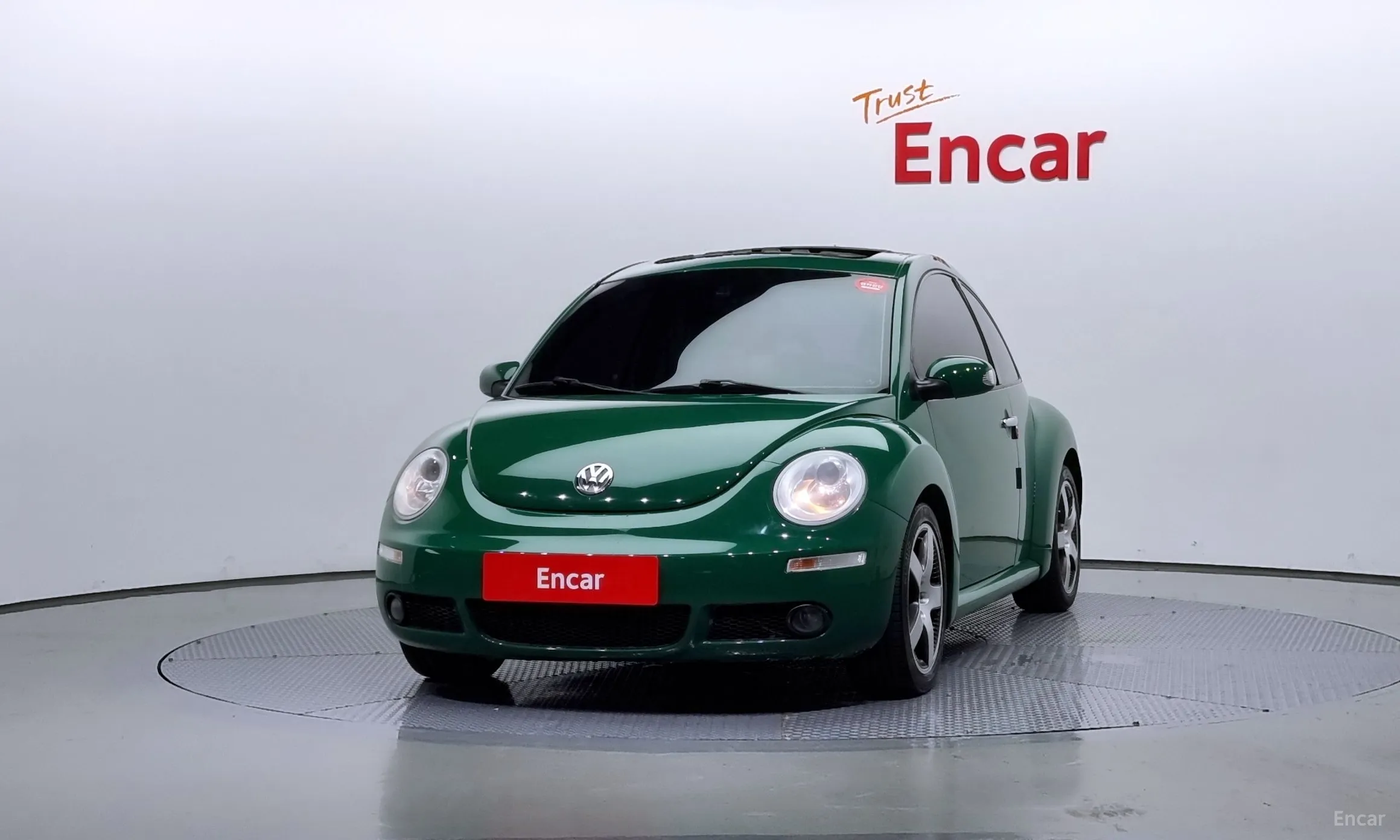 Volkswagen New Beetle превью 2