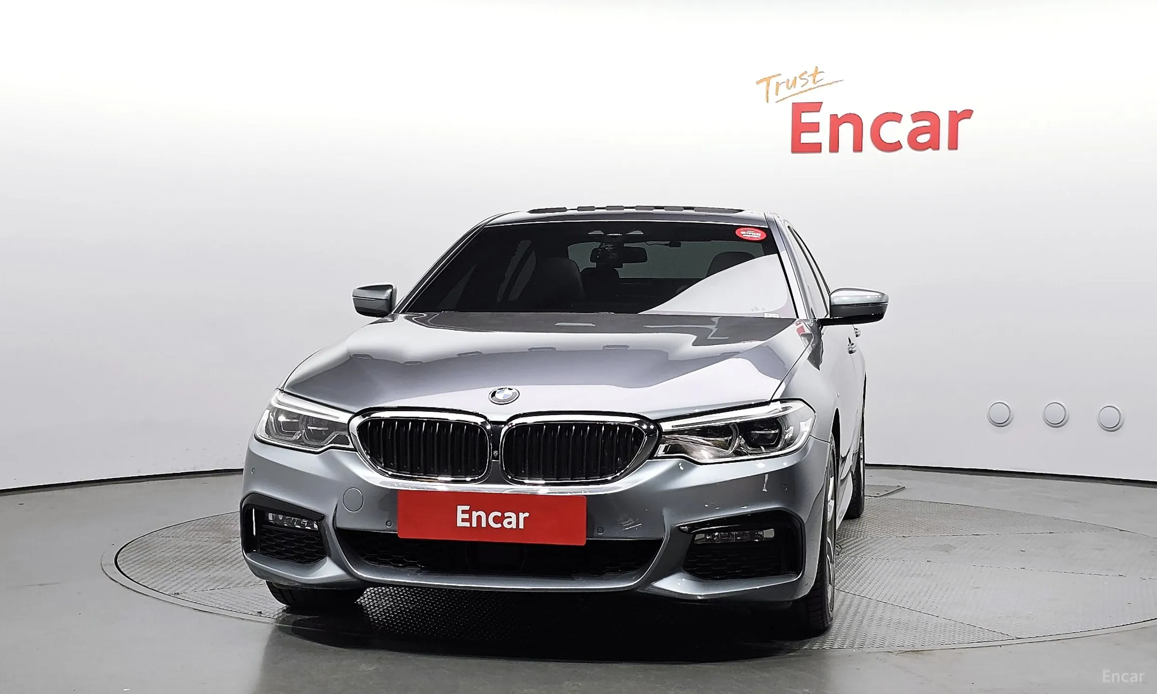 BMW 5 Series (G30) превью 2