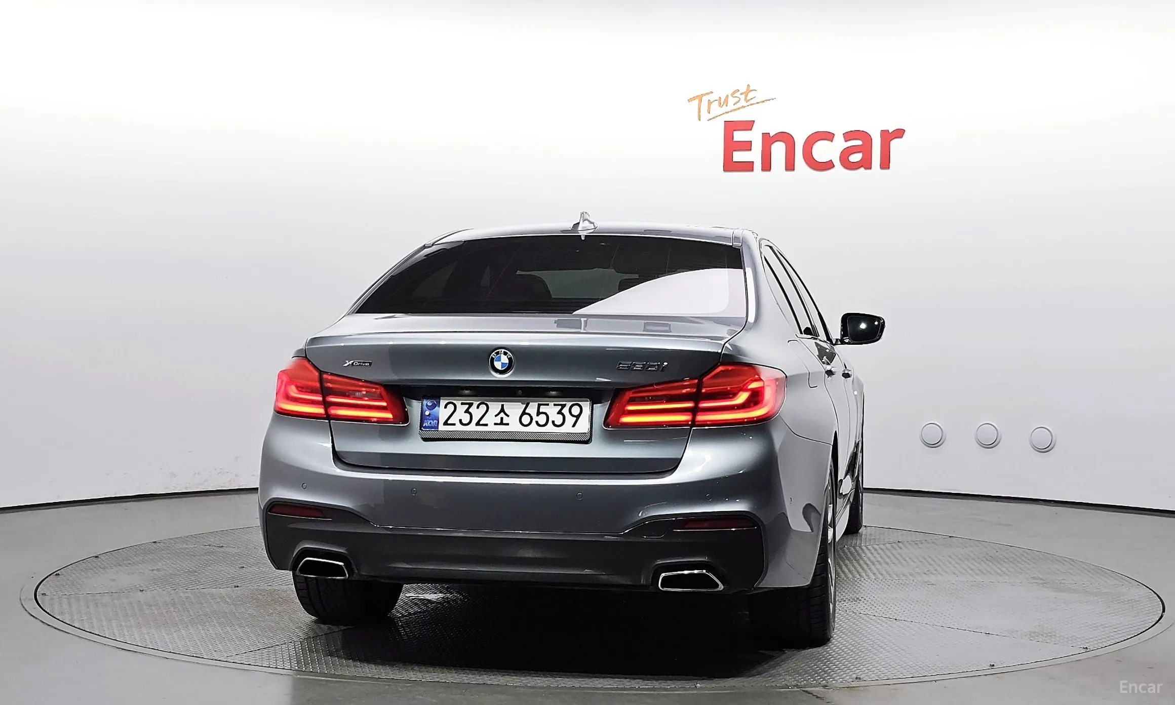 BMW 5 Series (G30) превью 3