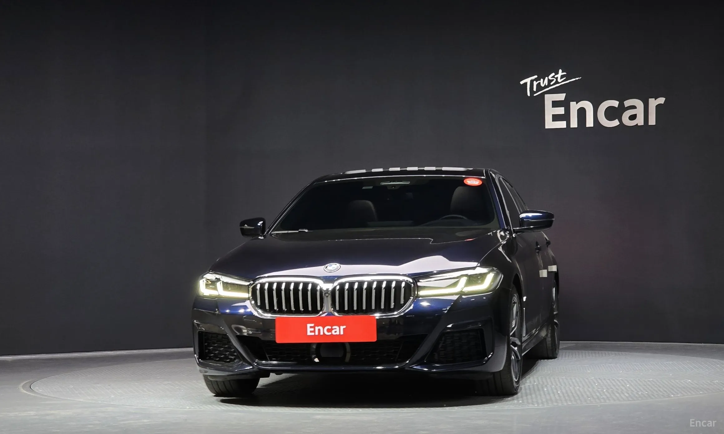 BMW 5 Series (G30) превью 2