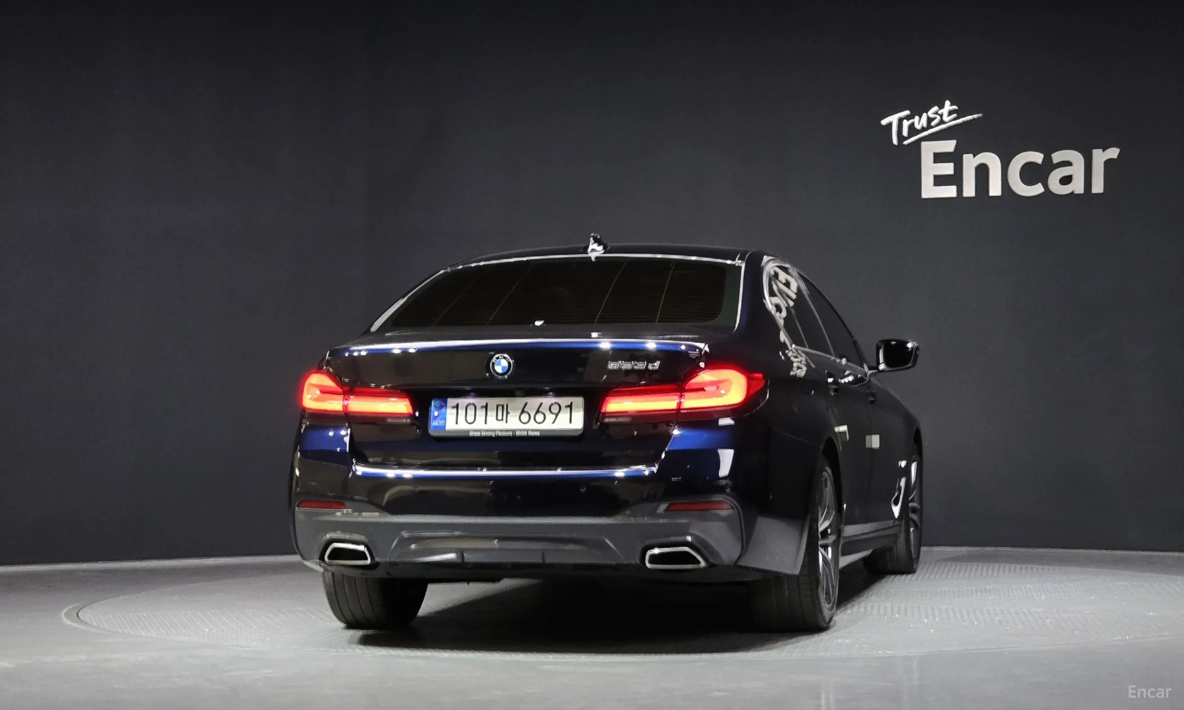 BMW 5 Series (G30) превью 3