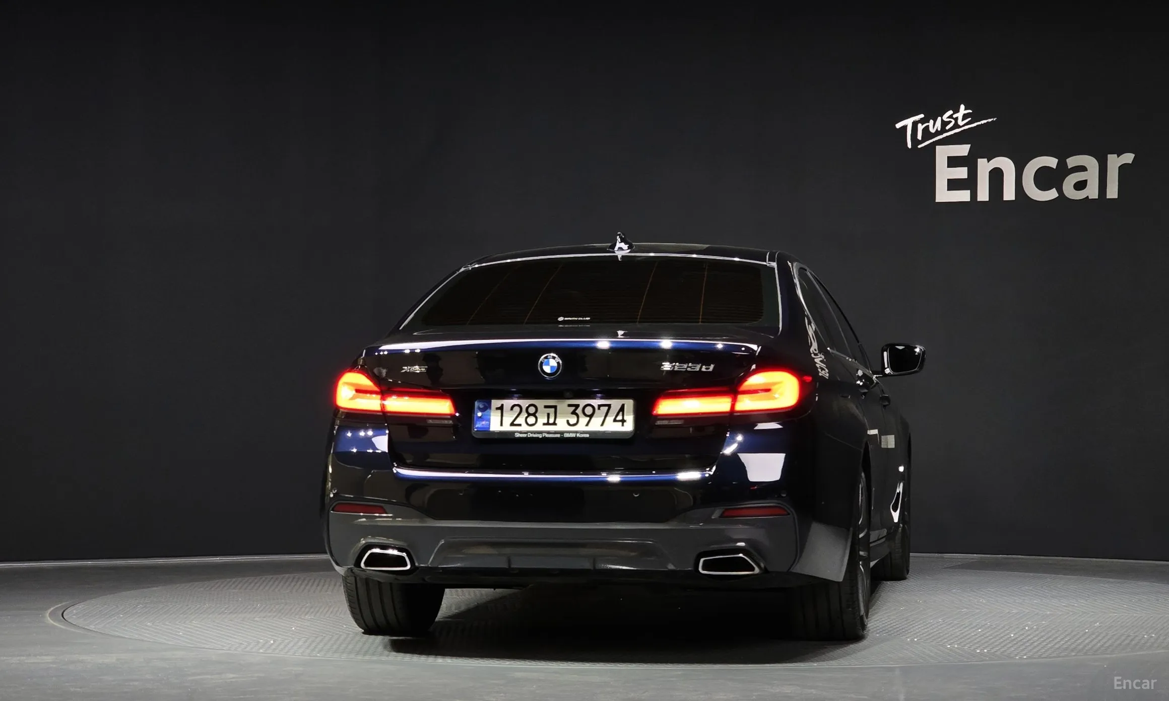 BMW 5 Series (G30) превью 3
