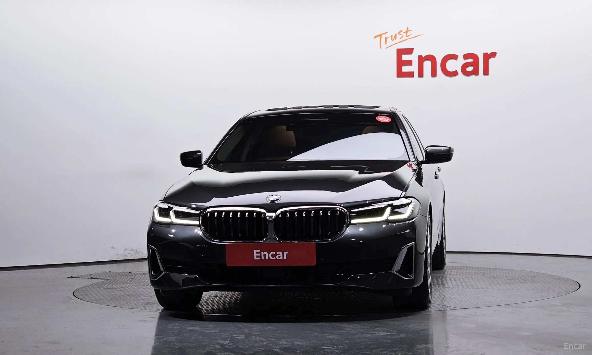 BMW 5 Series (G30) превью 2