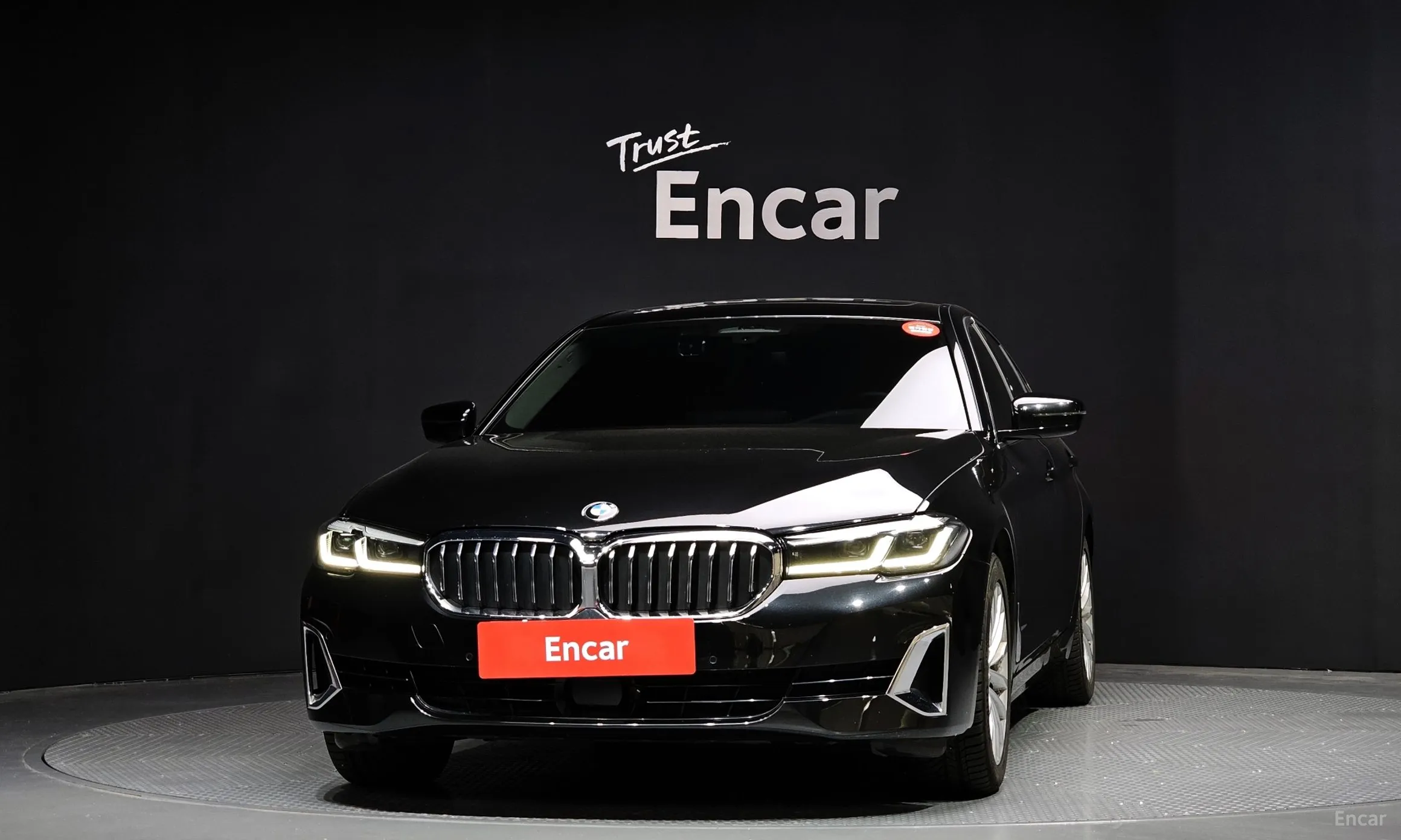 BMW 5 Series (G30) превью 2
