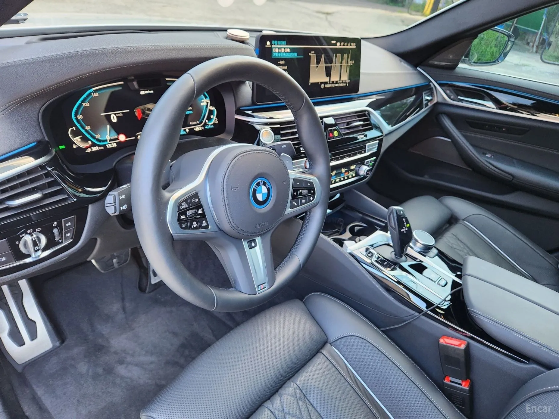 BMW 5 Series (G30) превью 10
