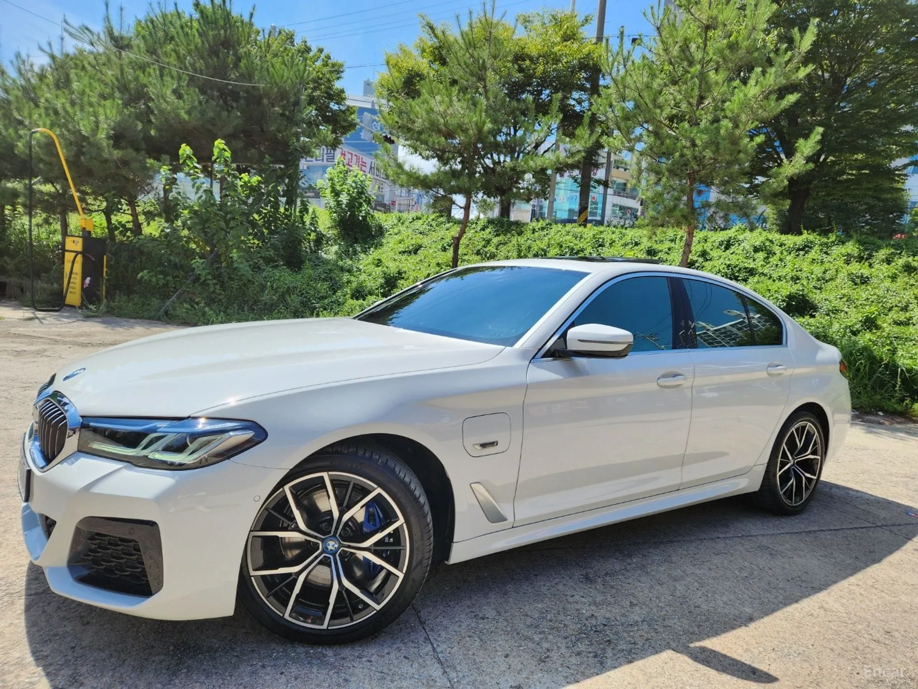BMW 5 Series (G30) превью 2