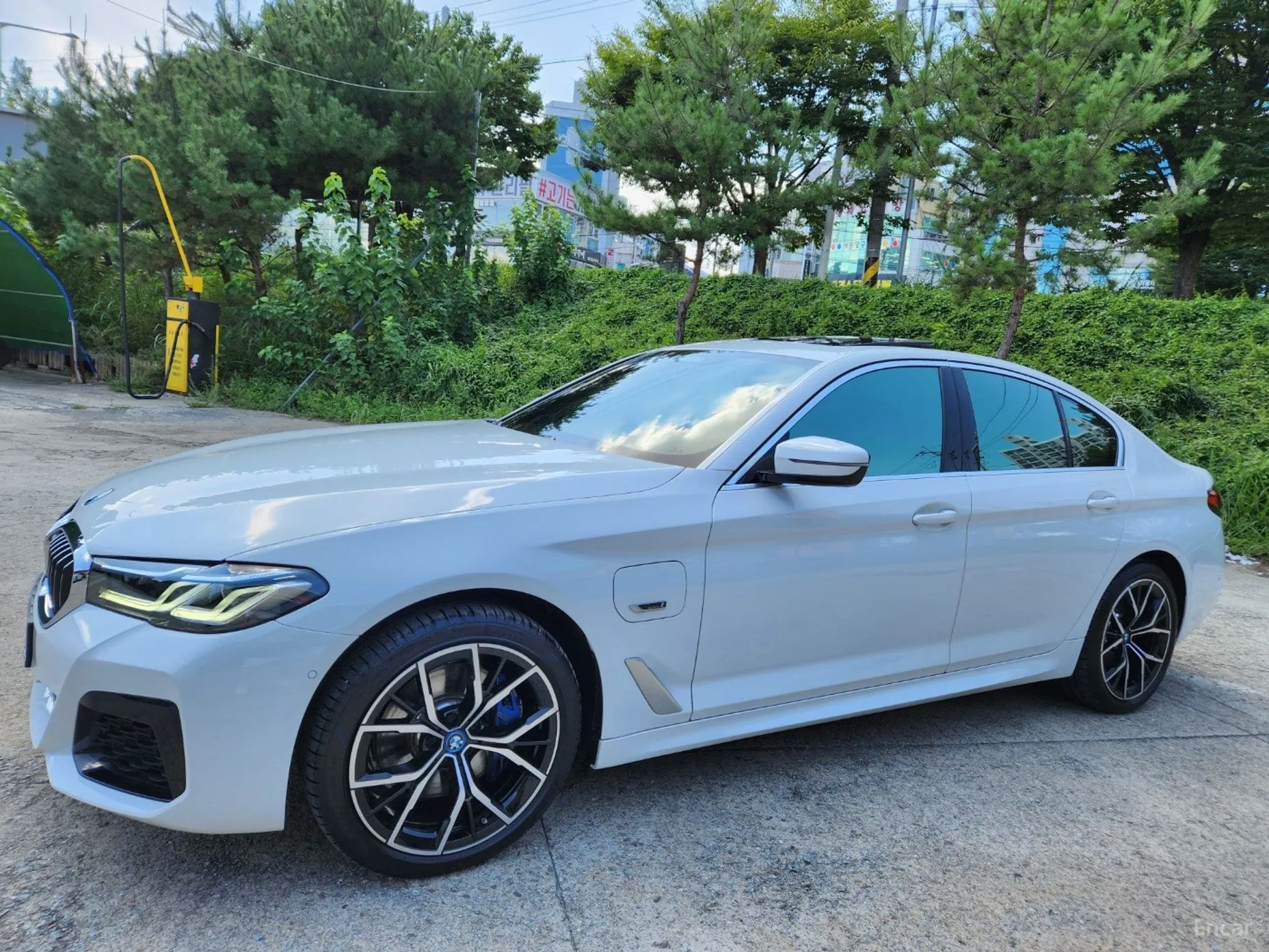 BMW 5 Series (G30) превью 3