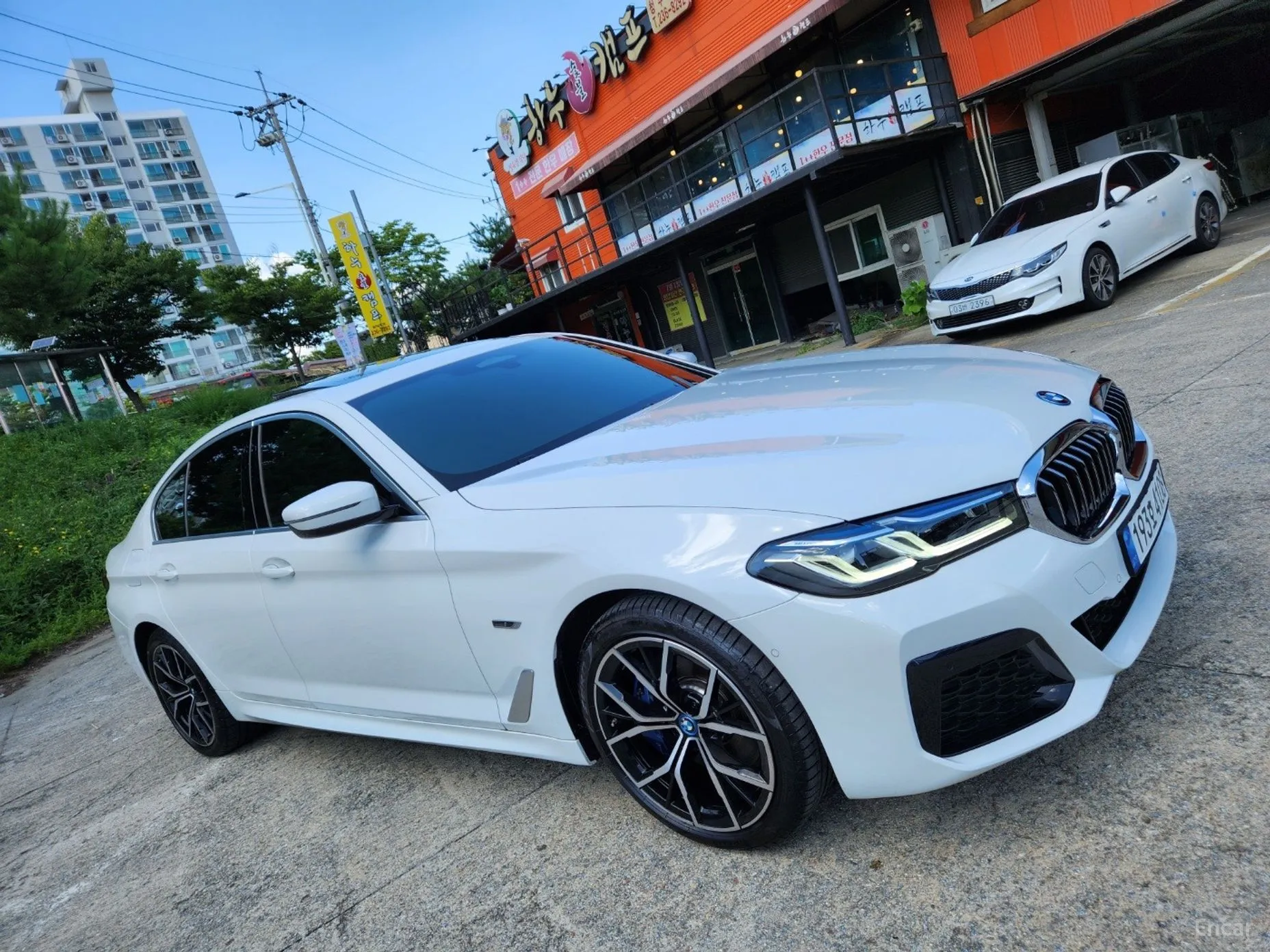 BMW 5 Series (G30) превью 5