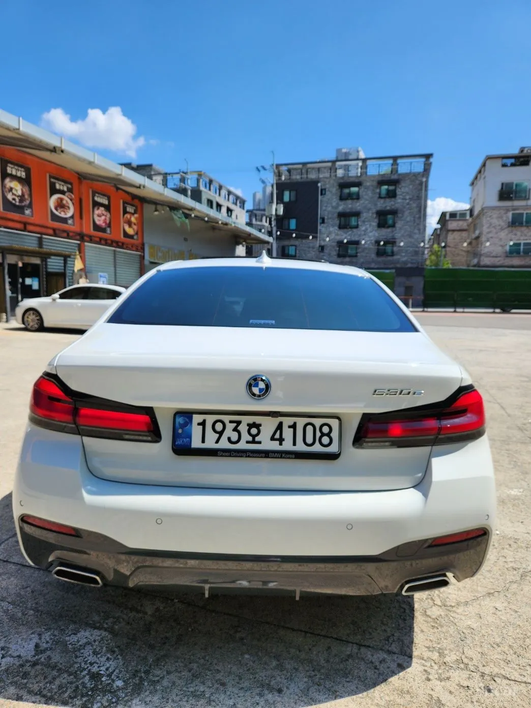 BMW 5 Series (G30) превью 7