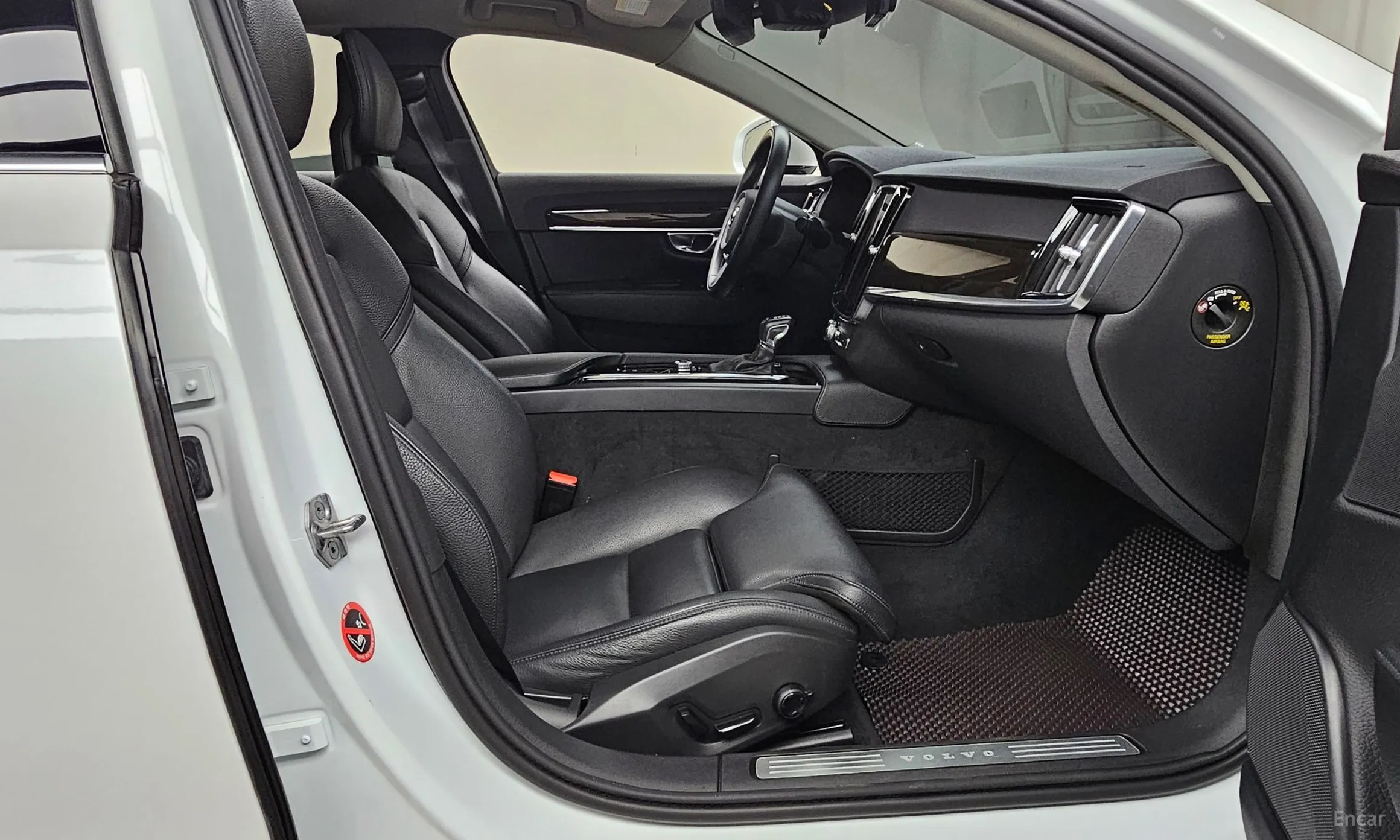 Volvo S90 превью 11