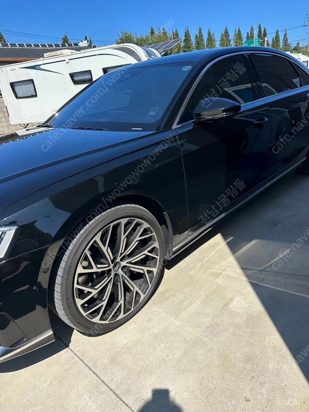 Audi A8 (D5)