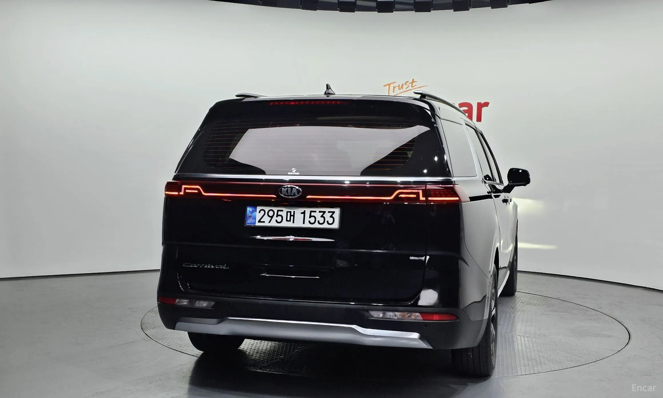 Kia Carnival Gen 4 превью 3