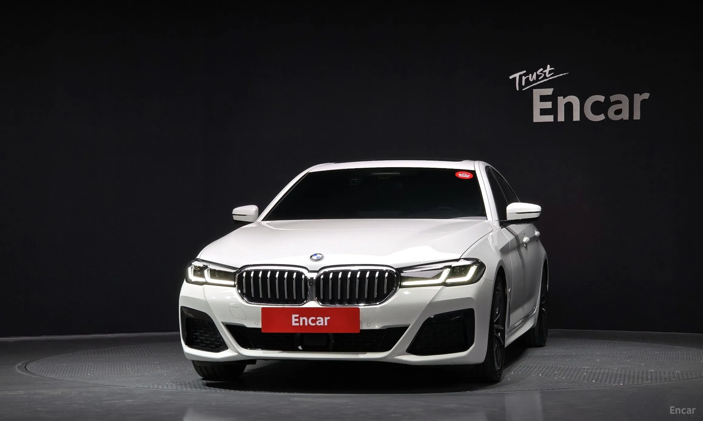 BMW 5 Series (G30) превью 2