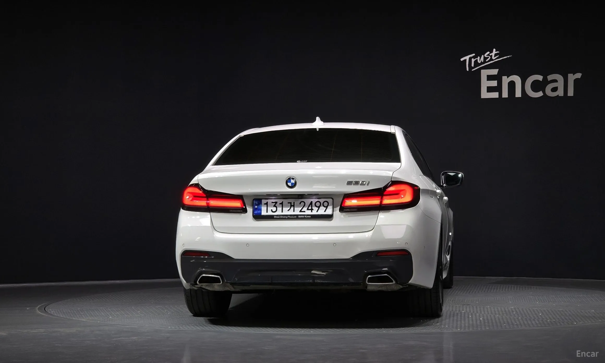 BMW 5 Series (G30) превью 3