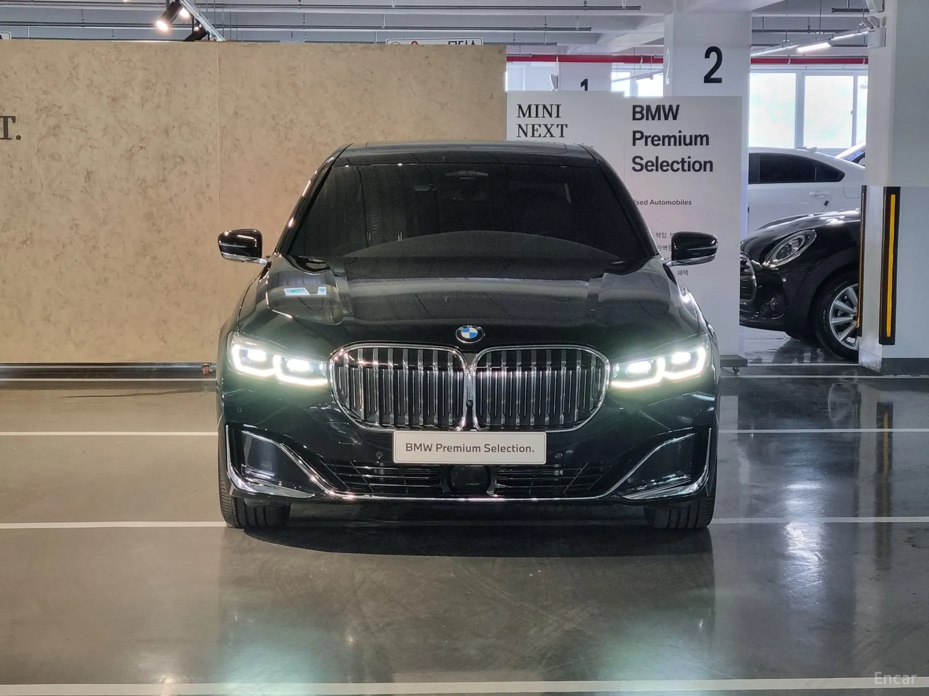 BMW 7 Series (G11) превью 2
