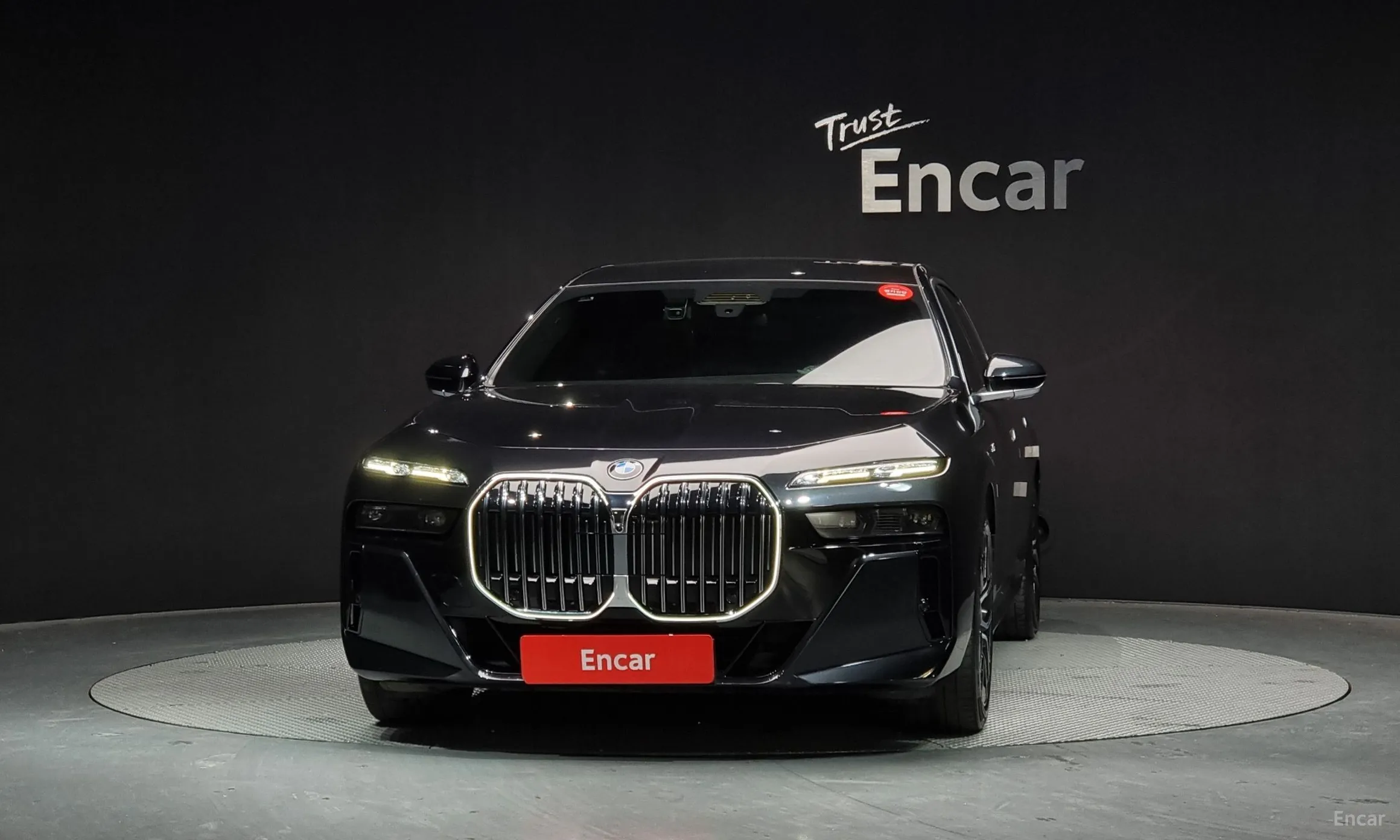 BMW 7 Series (G70) превью 2